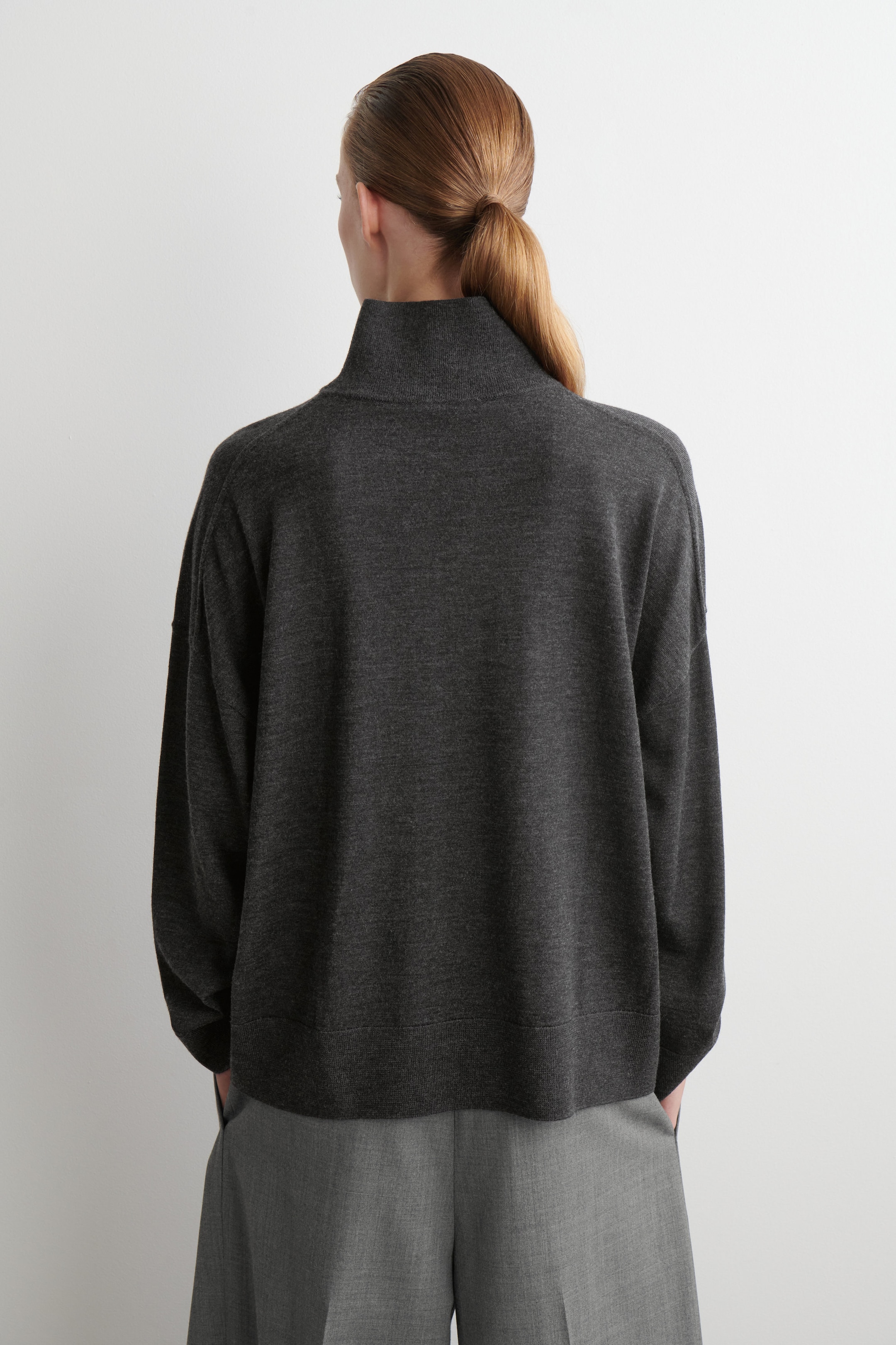 MERINO WOOL TURTLENECK SWEATER