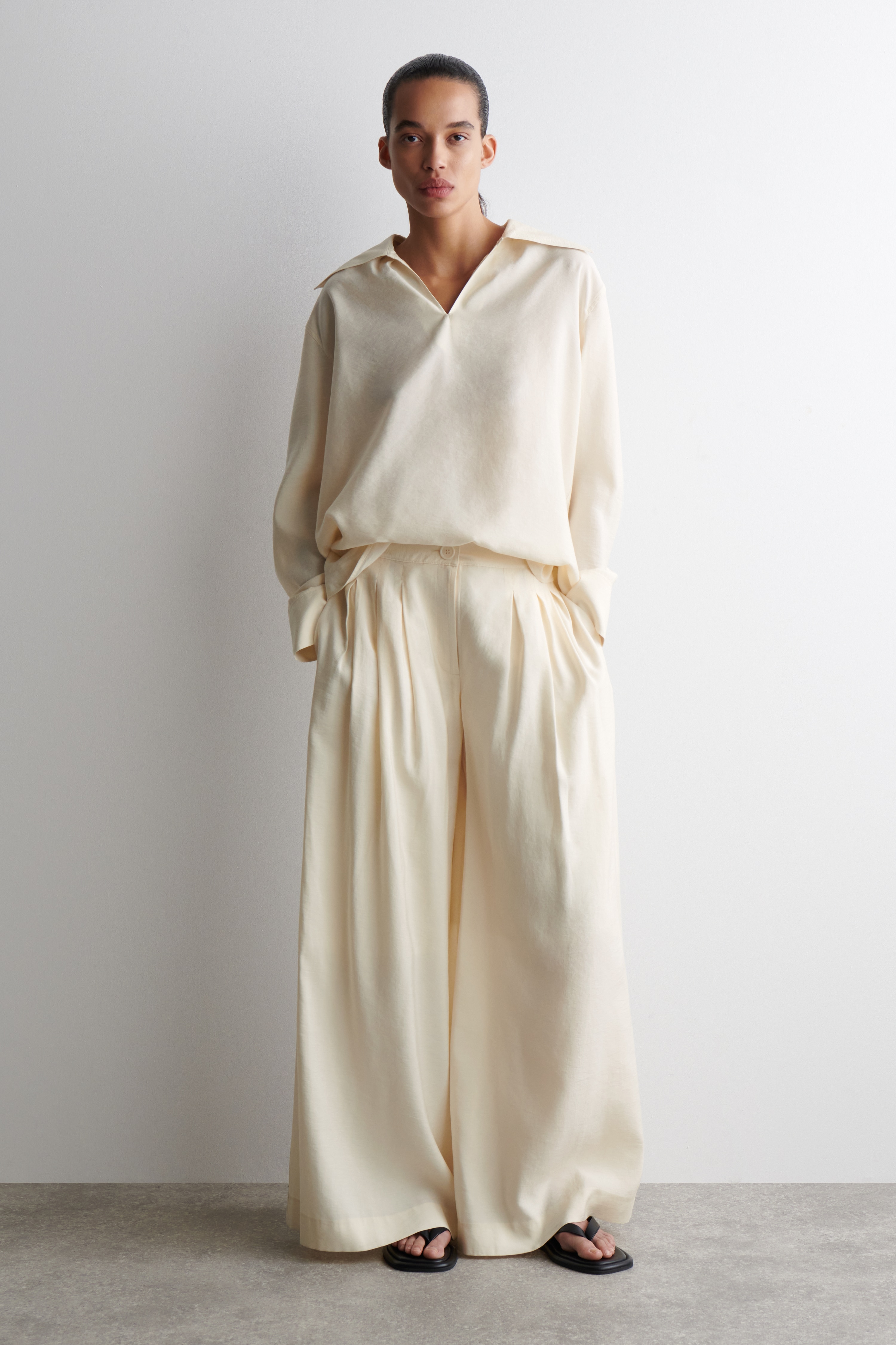 SKLÁDANÉ ŠIROKÉ KALHOTY Z MODÁLU - ECRU