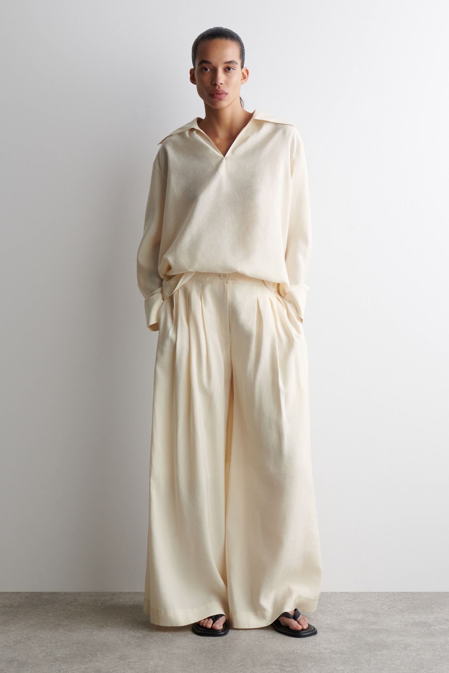 PLEATED MODAL WIDE-LEG TROUSERS - ECRU