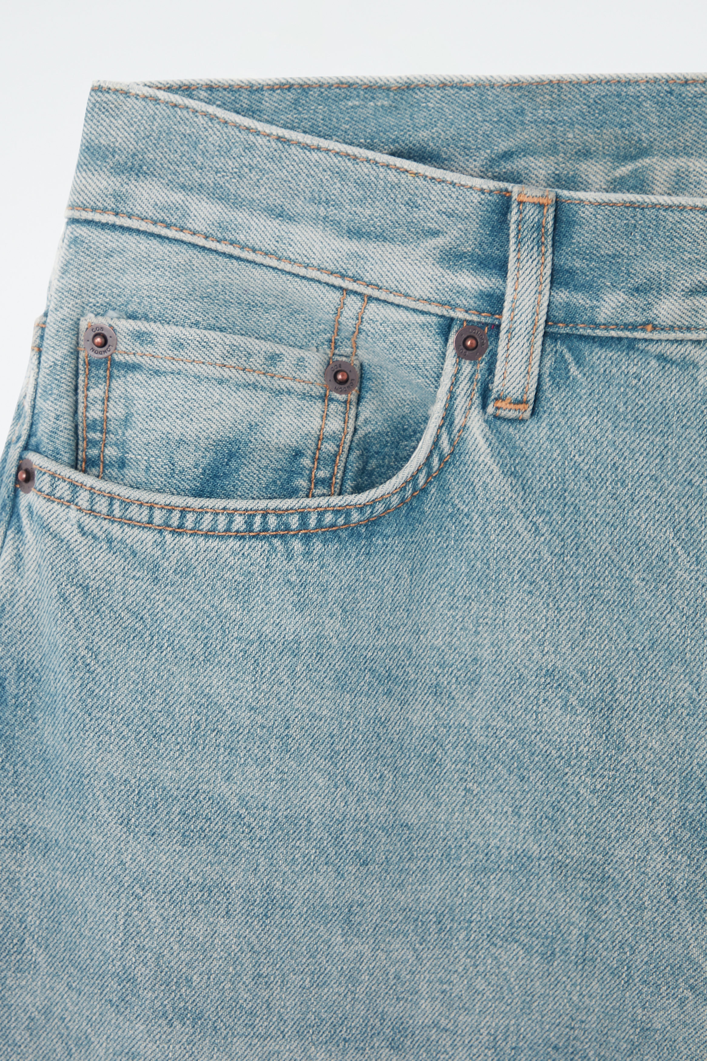 VOLUME WIDE-LEG JEANS - LIGHT BLUE | COS