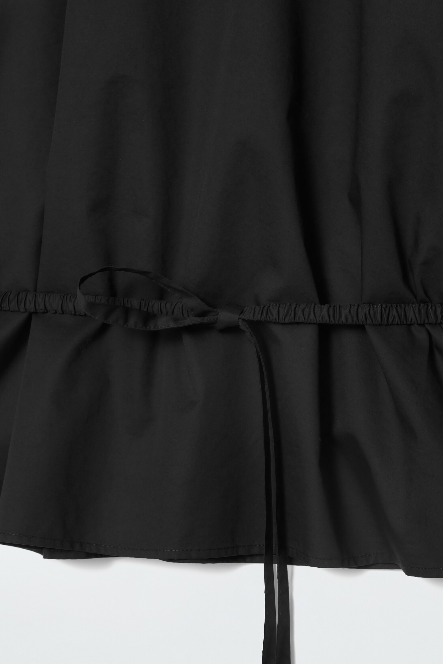 חולצת בלוז עם שרוולי נפח ומסגרת - שחור - 3