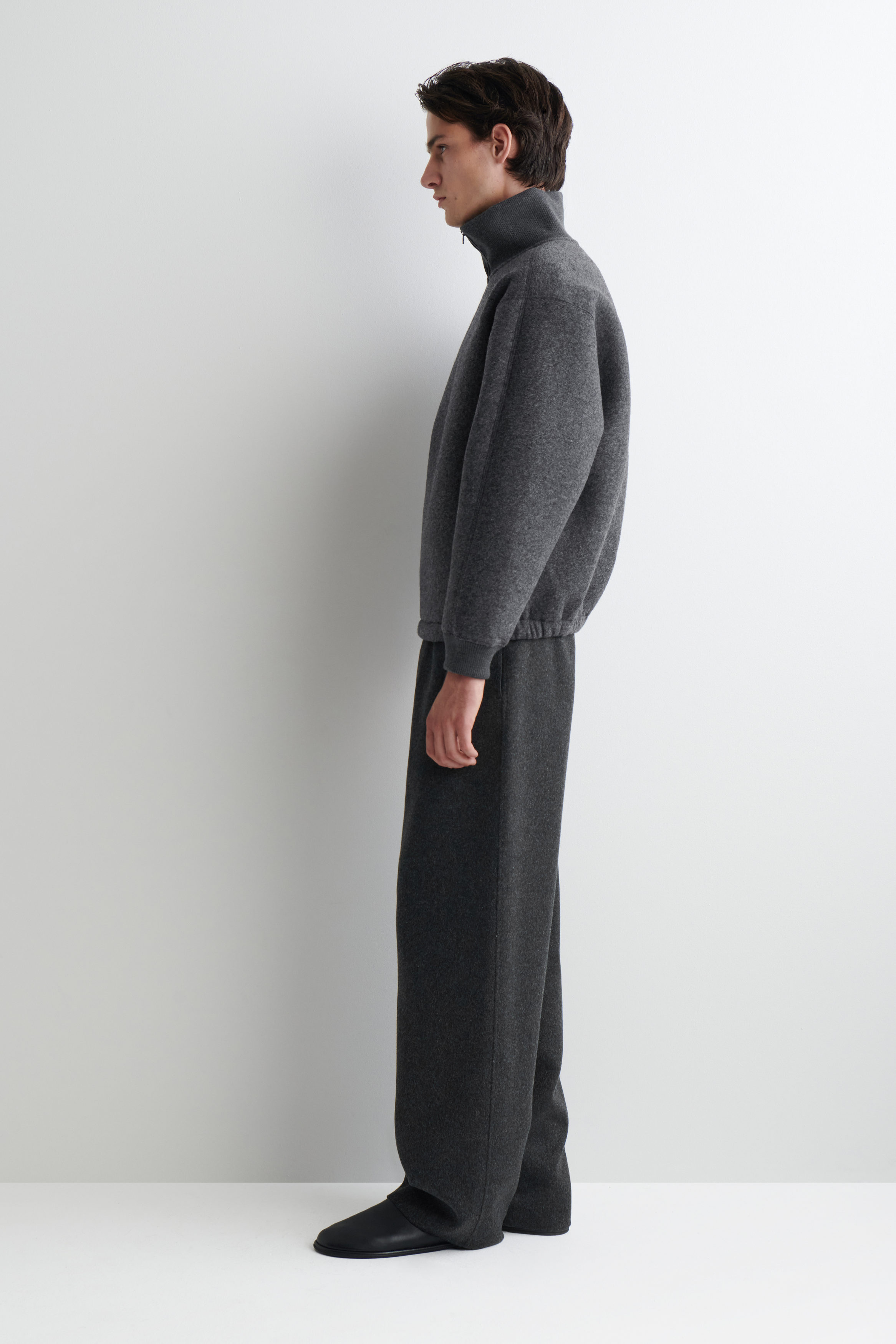 OVERSIZED FELTED-SCUBA FUNNEL-NECK JUMPER - CHARCOAL | COS