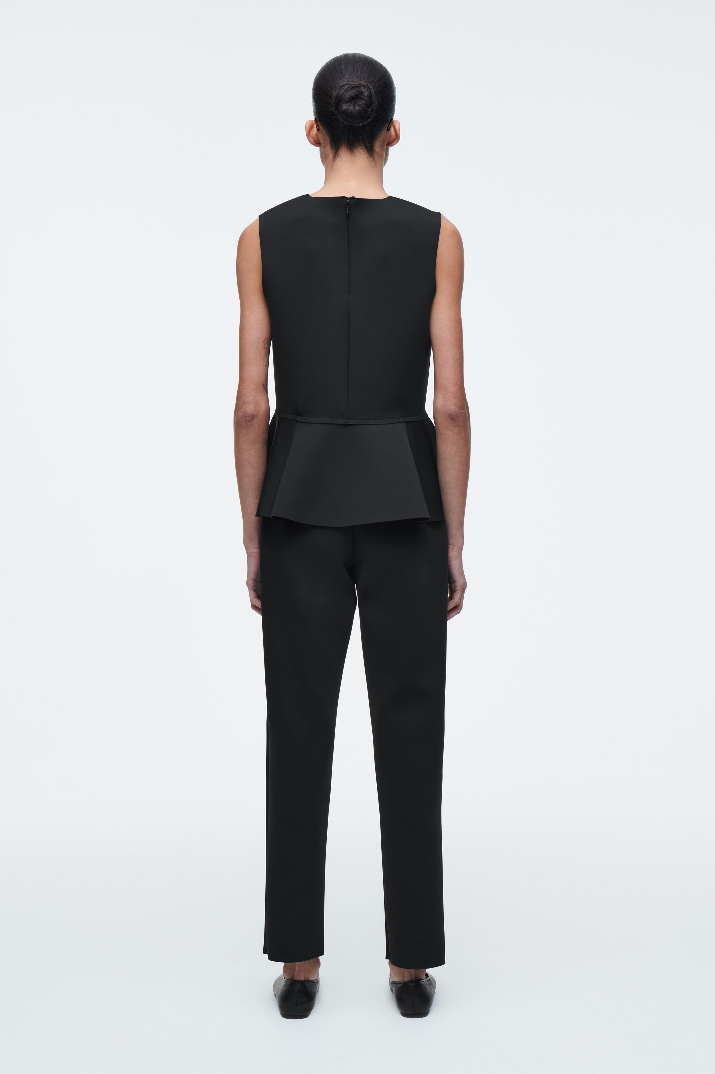 パンツ PESERICO Women Straight Pants P04788 01972005 Black Women's Trousers New Arrivals | Peserico US