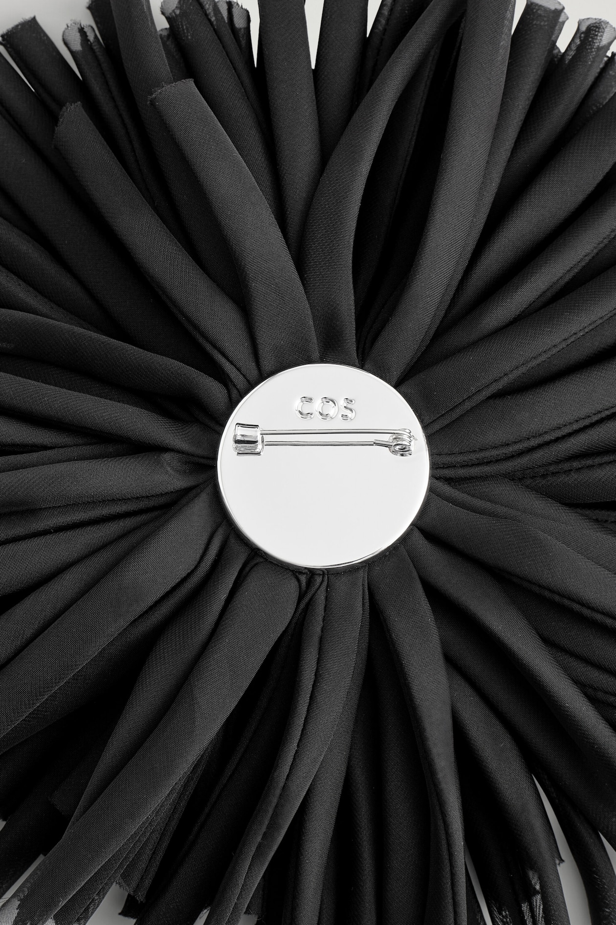 FLORAL ROSETTE BROOCH — BLACK