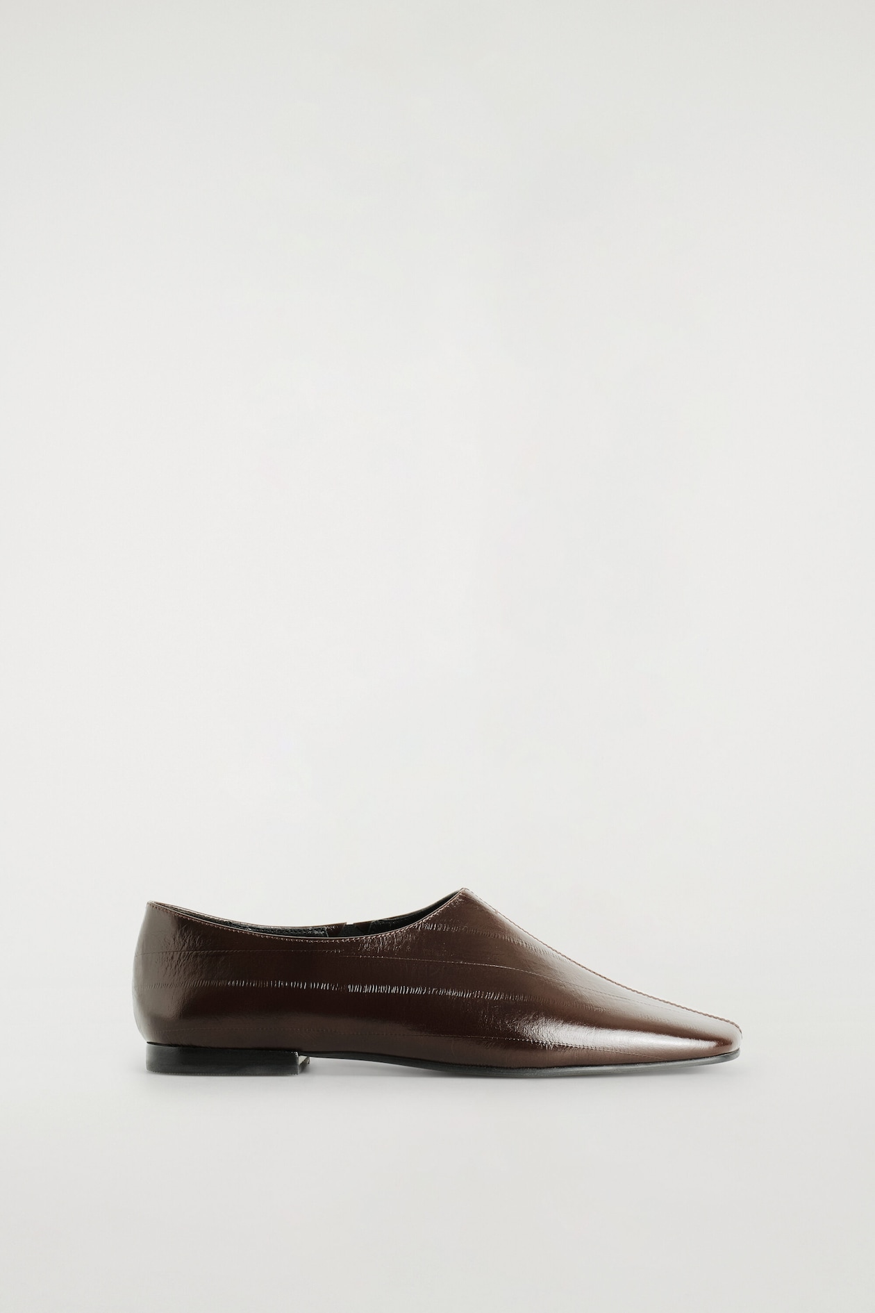 SQUARE-TOE EEL-EFFECT LEATHER FLATS — BROWN