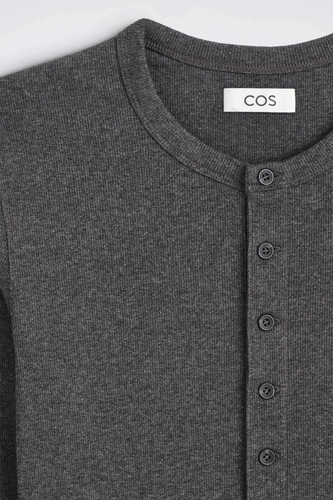 SLIM RIBBED COTTON LONG-SLEEVED HENLEY T-SHIRT — CHARCOAL MÉLANGE