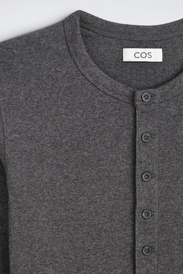 SLIM RIBBED COTTON LONG-SLEEVED HENLEY T-SHIRT — CHARCOAL MÉLANGE 7