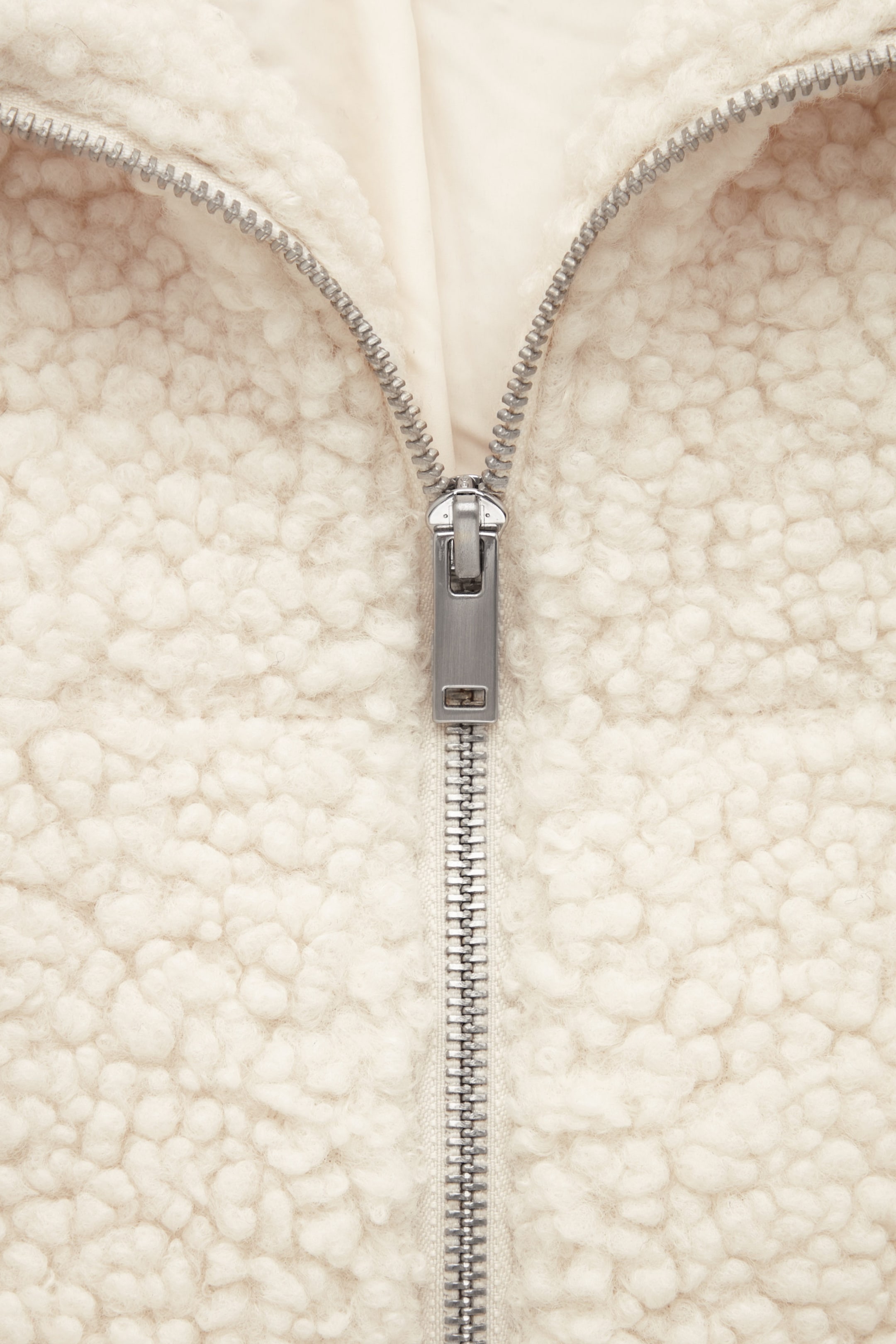 StillMedia/DescriptiveDetail