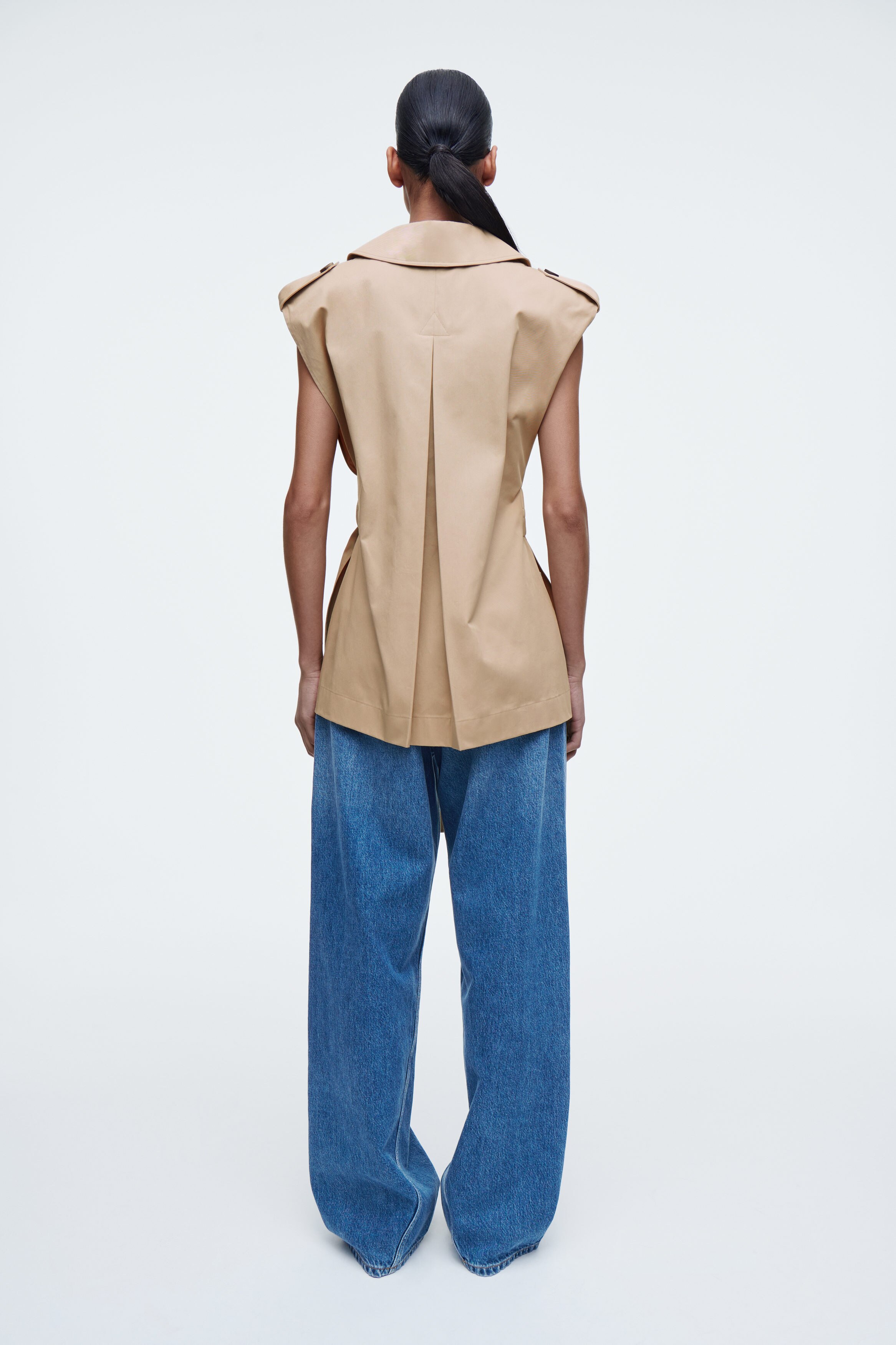 SLEEVELESS HYBRID TRENCH COAT - BEIGE | COS