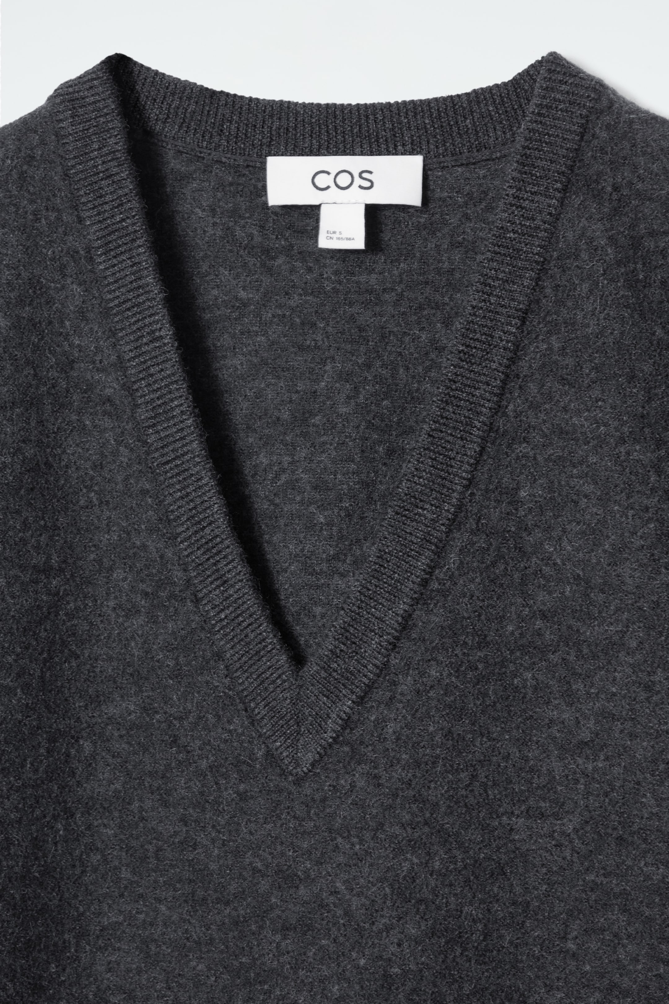 Vis større bilde: OVERSIZED BOILED-WOOL VEST - DARK GREY - DAME | H&M NO 2
