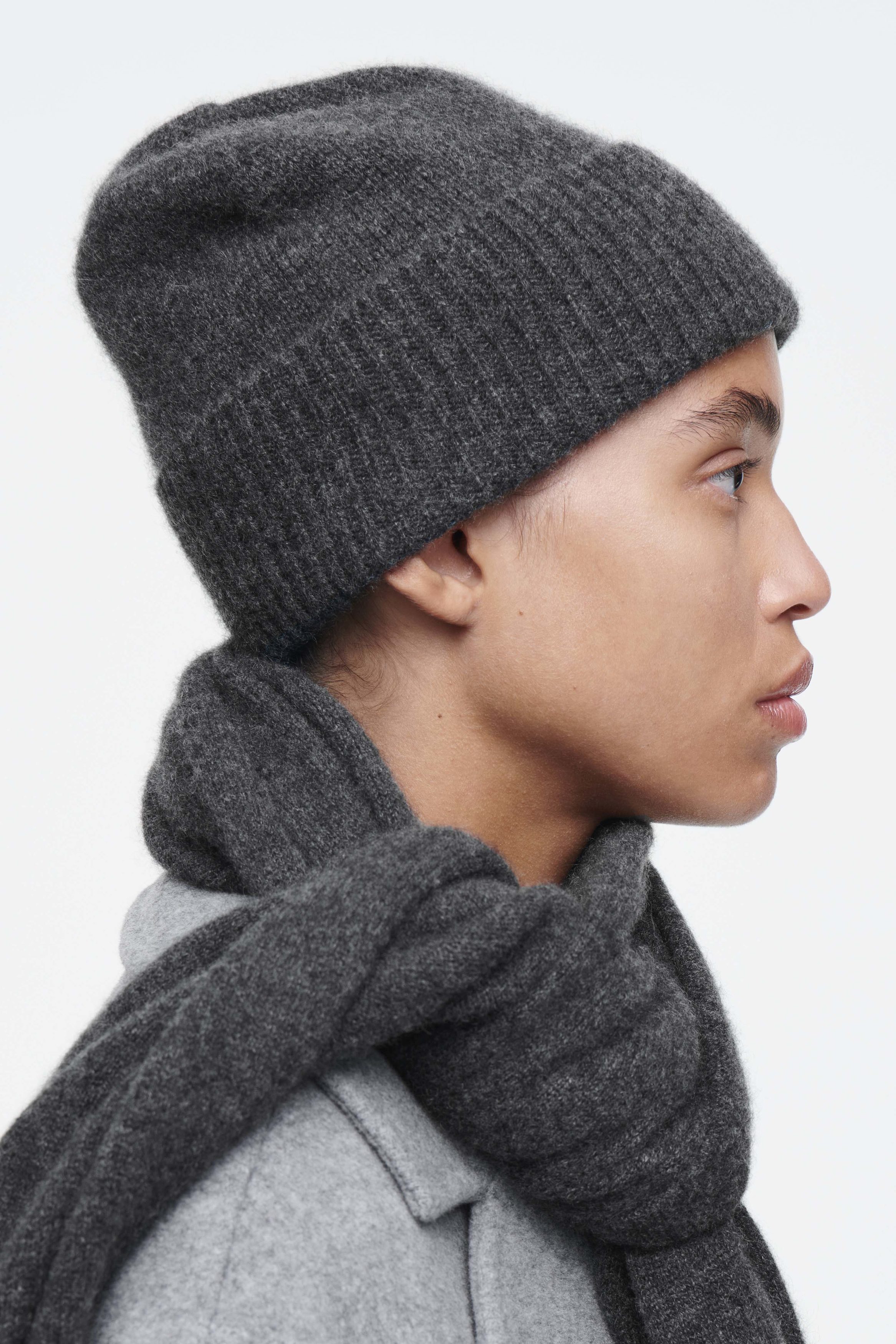 ★ LMC★ OVAL OMBRE BRUSHED KNIT BEANIE charcoal 0LM44FBN21 OVAL OMBRE BRUSHED KNIT BEANIE charcoal - LMC | 엘엠씨