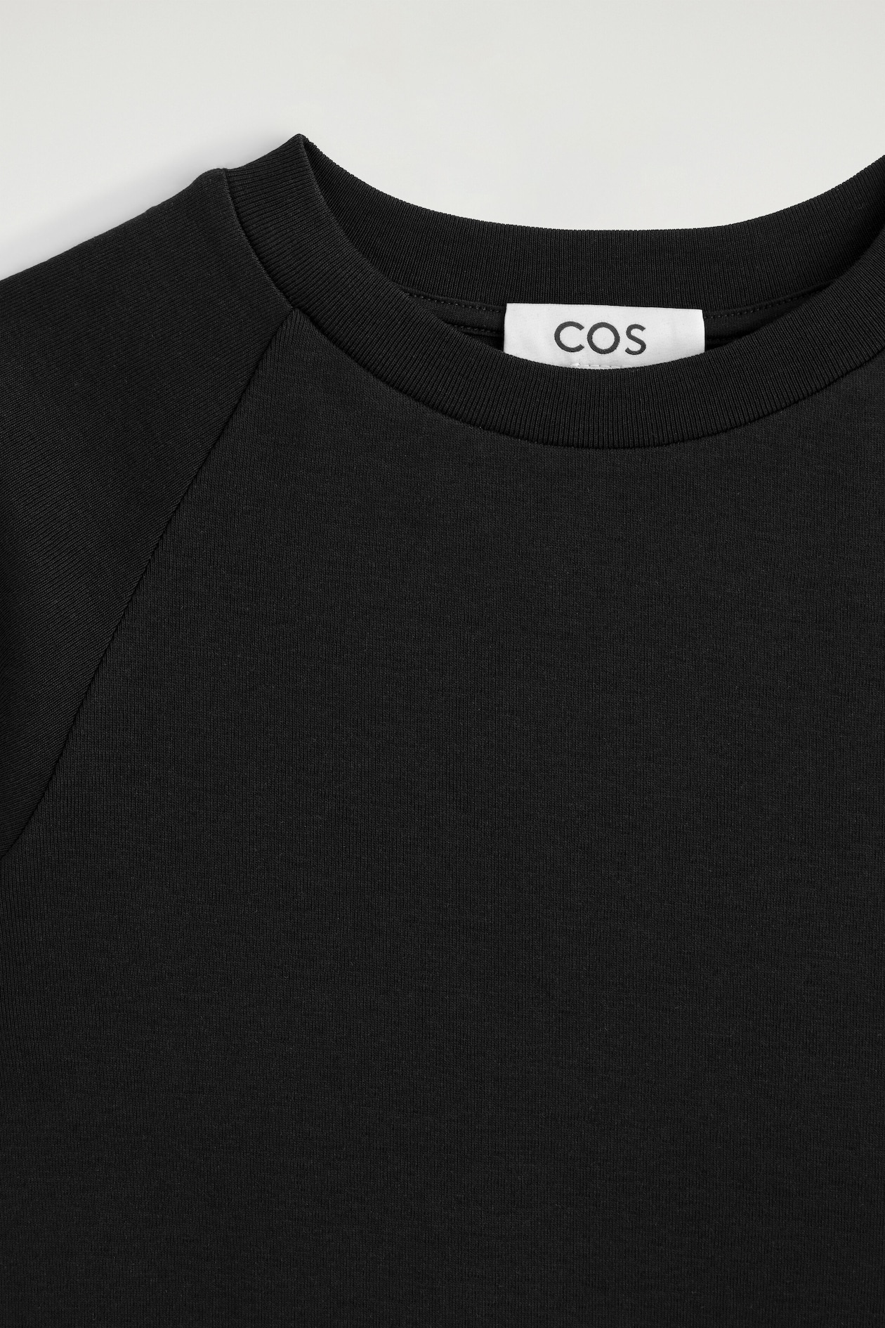 SLIM COTTON RAGLAN T-SHIRT — BLACK