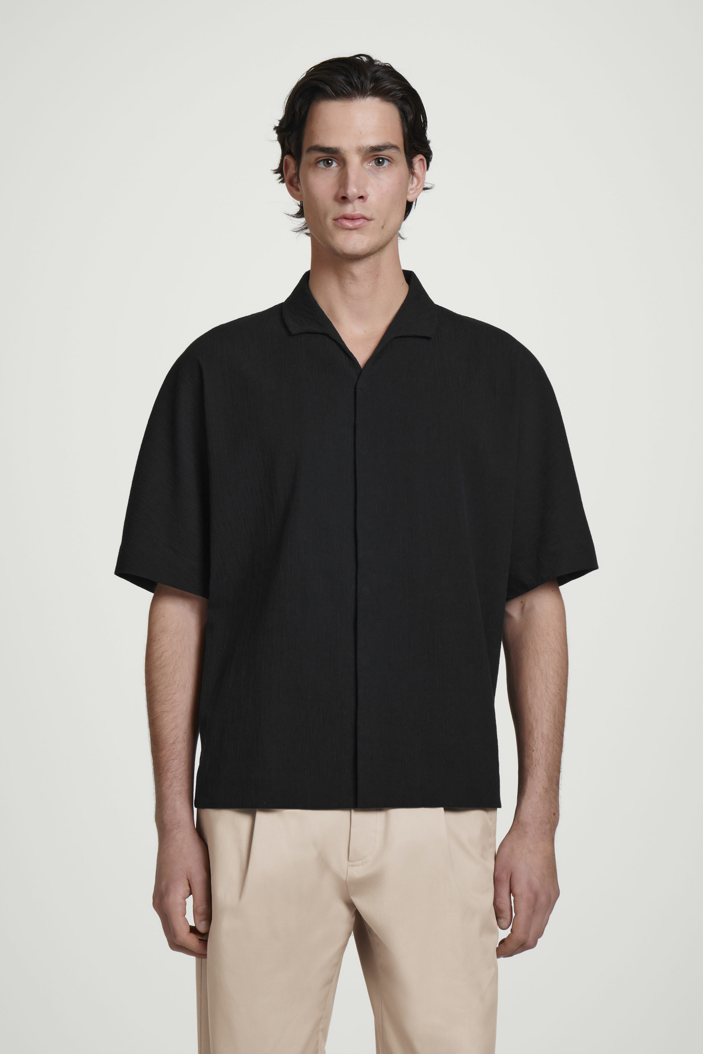 CRINKLED-COTTON SHIRT - BLACK | COS
