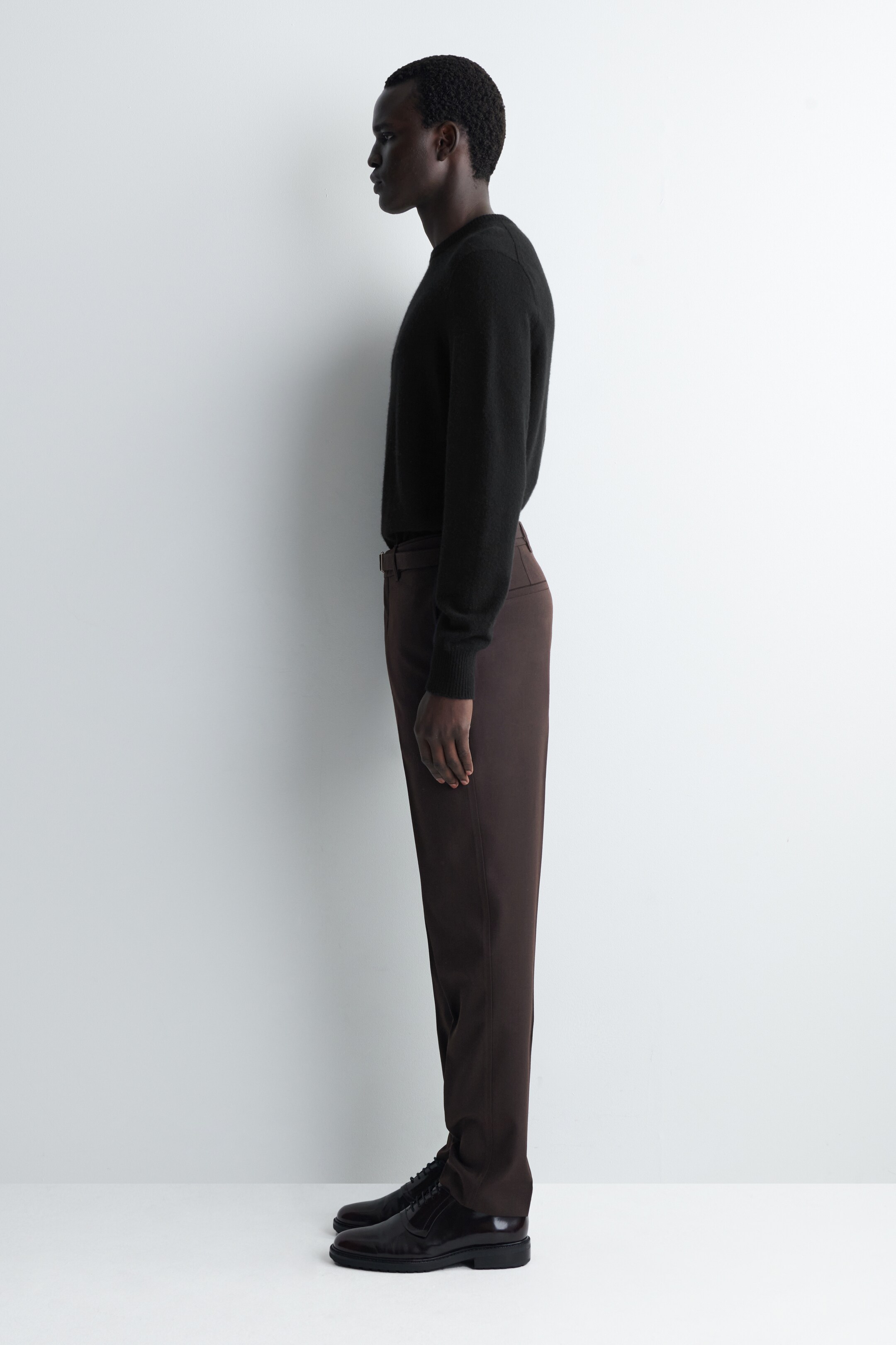 Ingrandisci l'immagine: BELTED WOOL-BLEND SLIM TROUSERS - DARK BROWN - UOMO | H&M CH 4