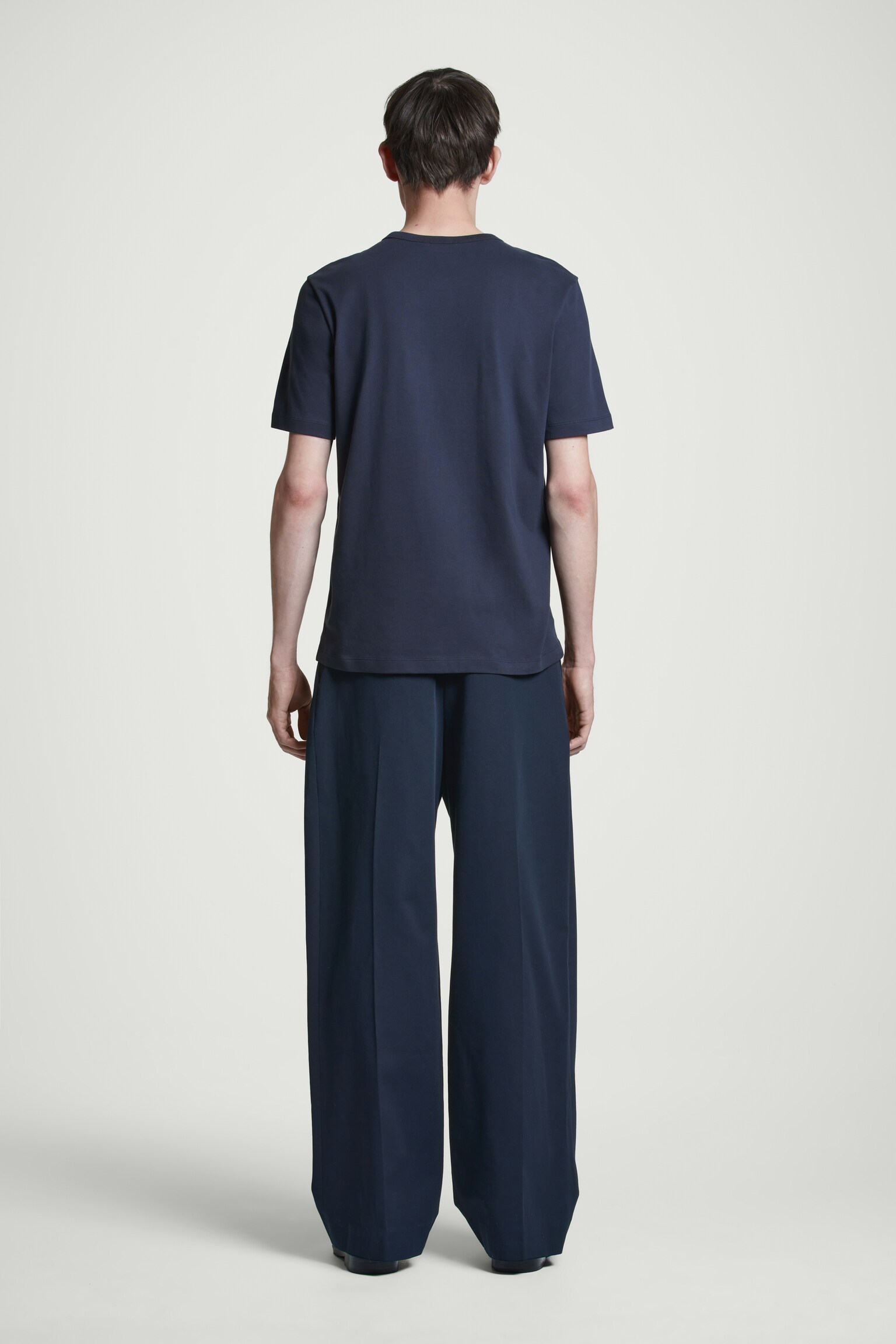 LEICHTES T-SHIRT AUS GEBÜRSTETER BAUMWOLLE - NAVYBLAU/SCHWARZ/WEISS - 6
