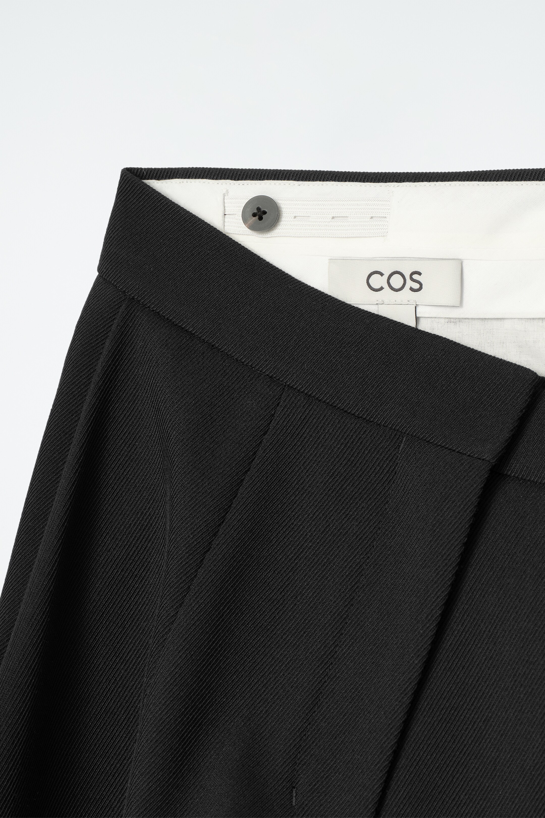 Vezi imaginea mai mare: PANTALONI SCURTAȚI LARGI DIN AMESTEC DE LÂNĂ - NEGRU - FEMEI | H&M RO 7