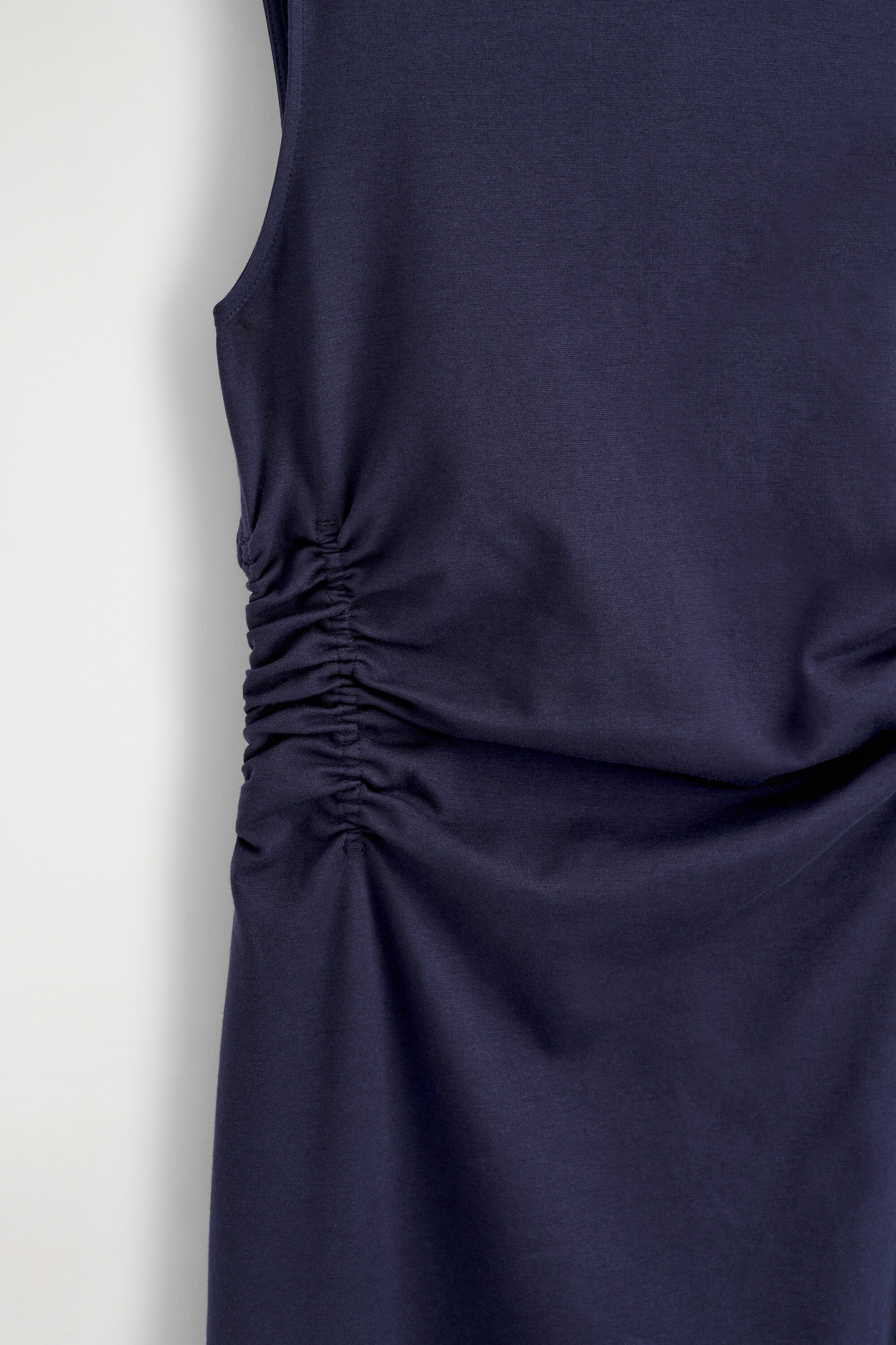 StillMedia/DescriptiveDetail