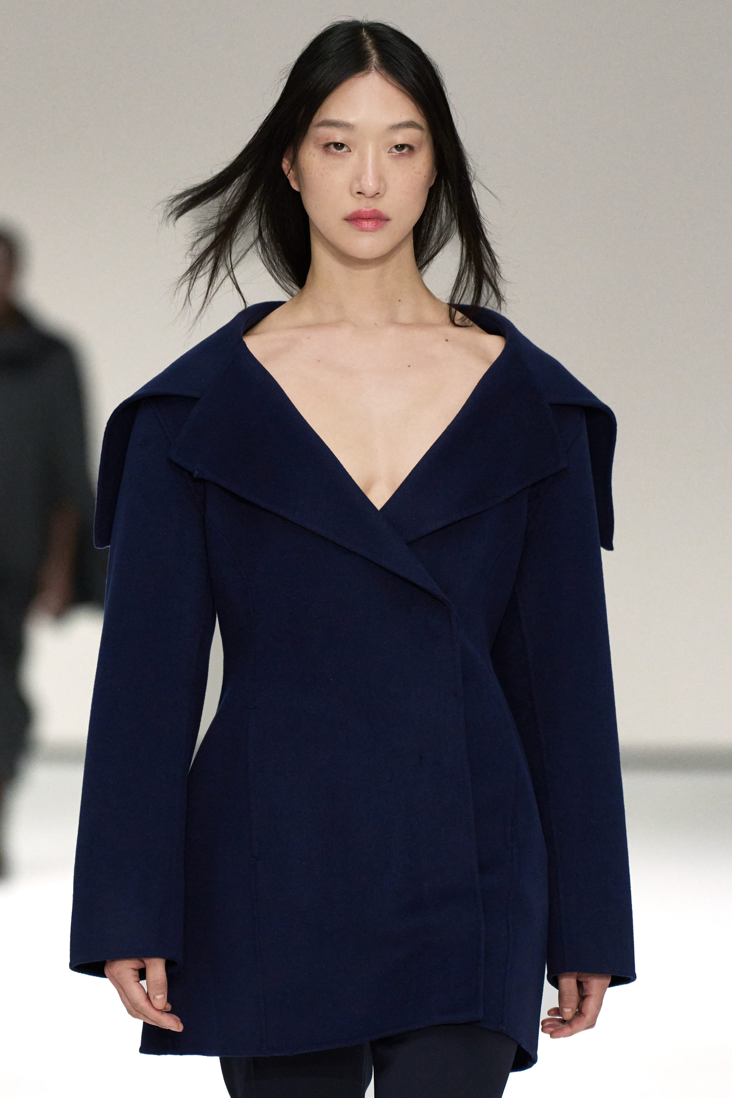 eaphi　SOFT WOOL TAILOR COAT SCULPTED DOUBLE-FACED WOOL COAT - MIDNIGHT | COS