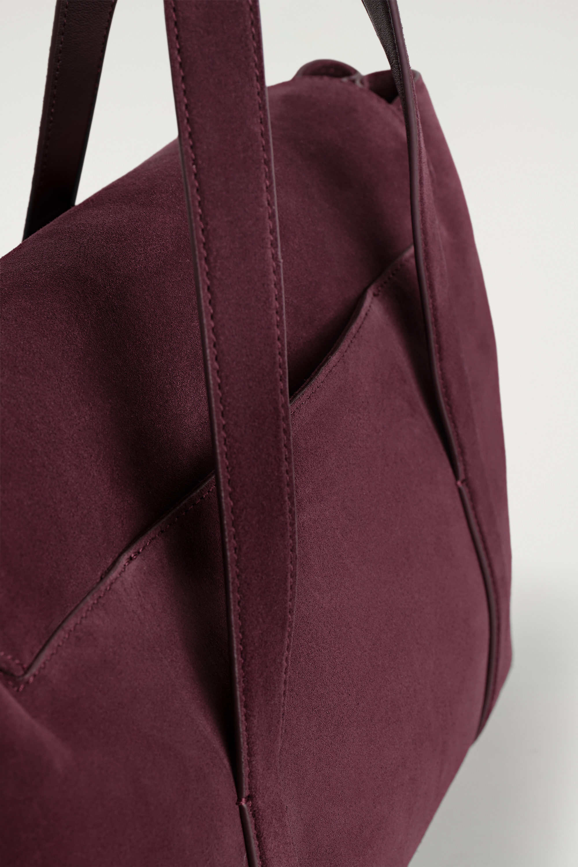 Cos EASEL TOTE BAG - SUEDE | King's Cross Cos EASEL TOTE BAG - SUEDE | King's Cross
