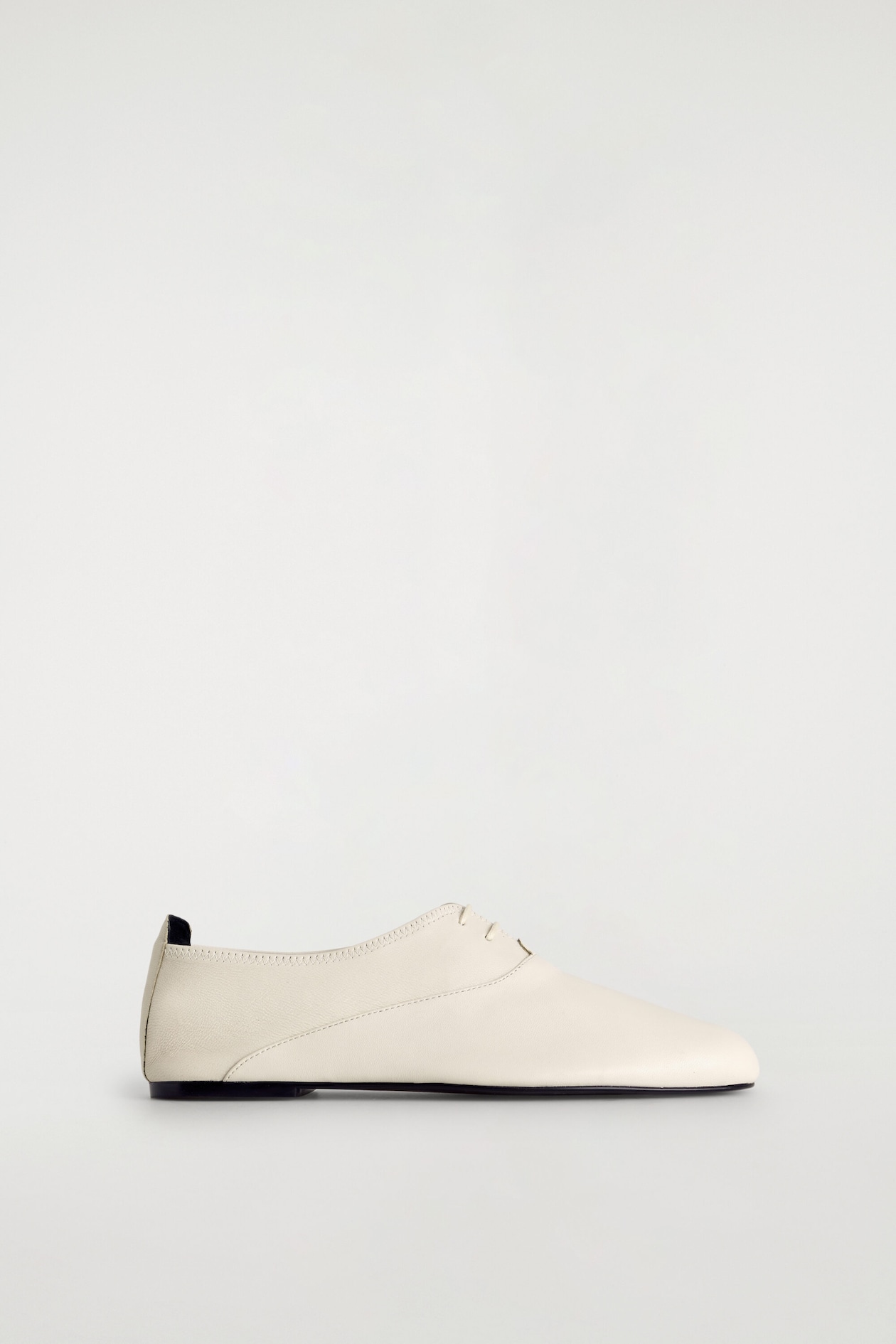 BROGUE IN PELLE MORBIDA