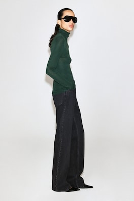 MERINO WOOL TURTLENECK TOP — DARK GREEN 4