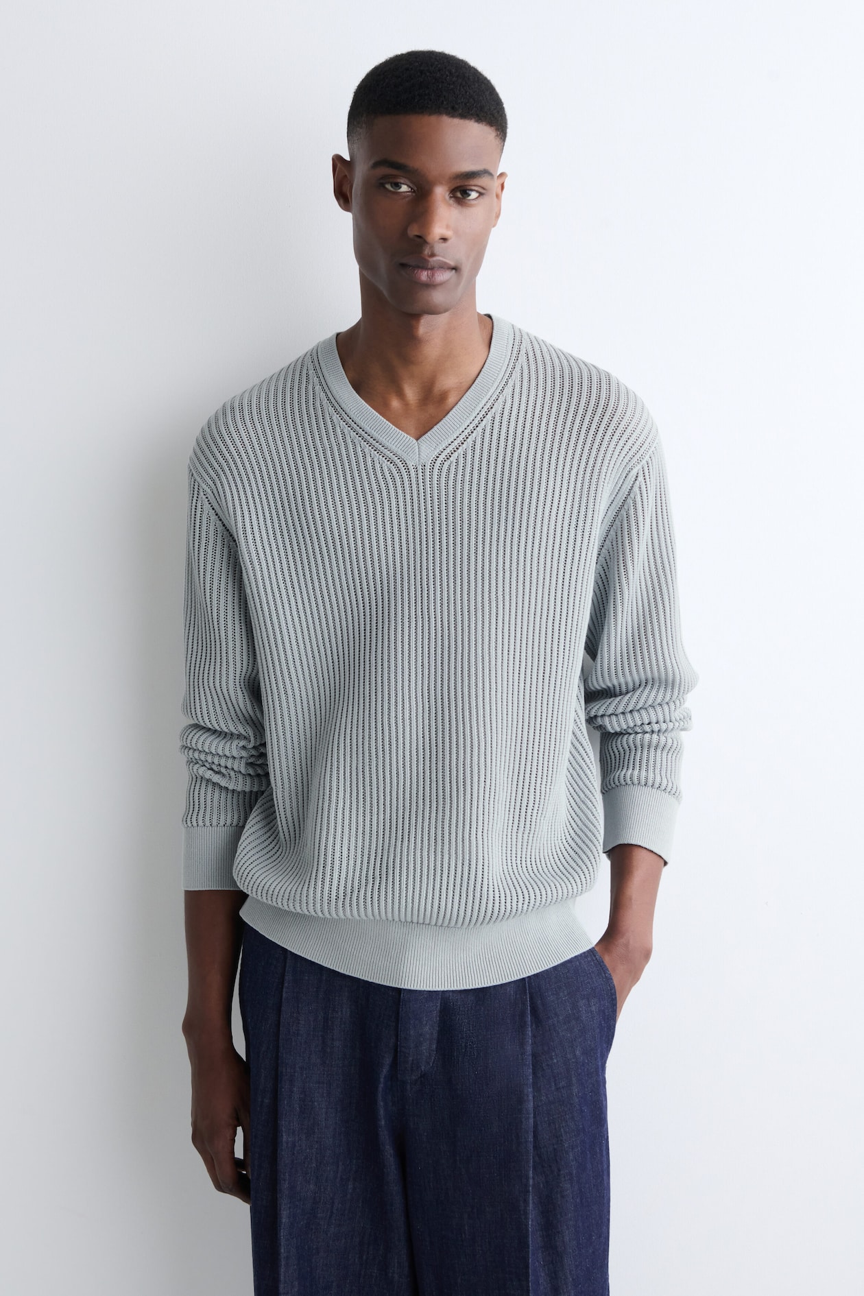 LADDER-STITCH COTTON V-NECK JUMPER — LIGHT BLUE