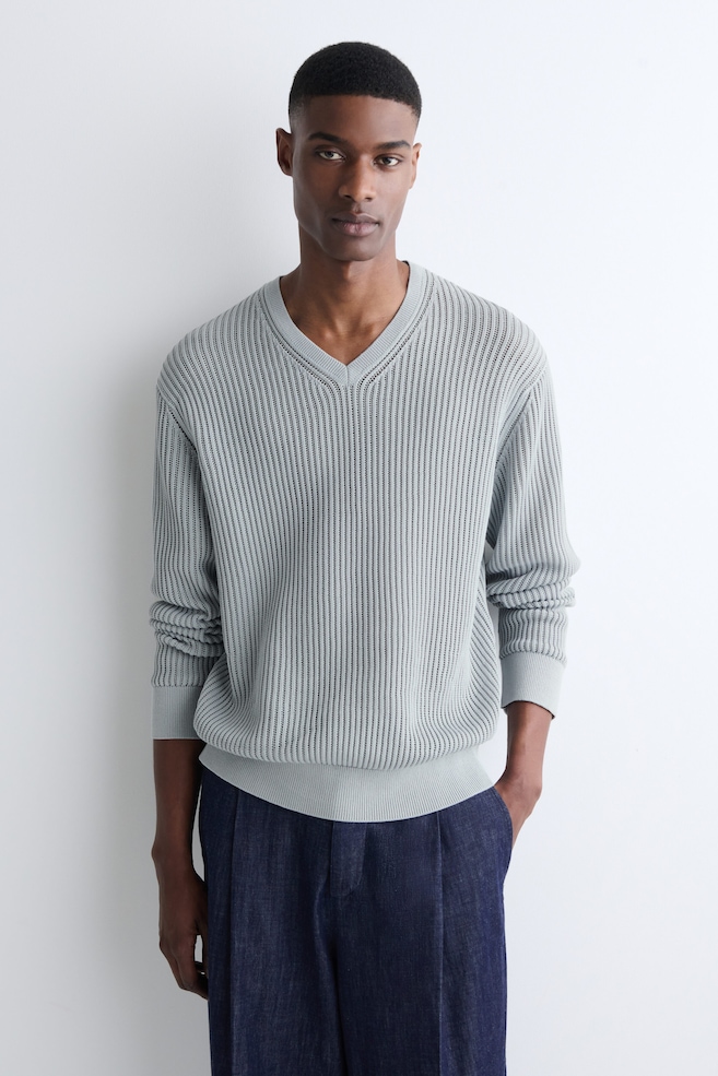 LADDER-STITCH COTTON V-NECK JUMPER — LIGHT BLUE