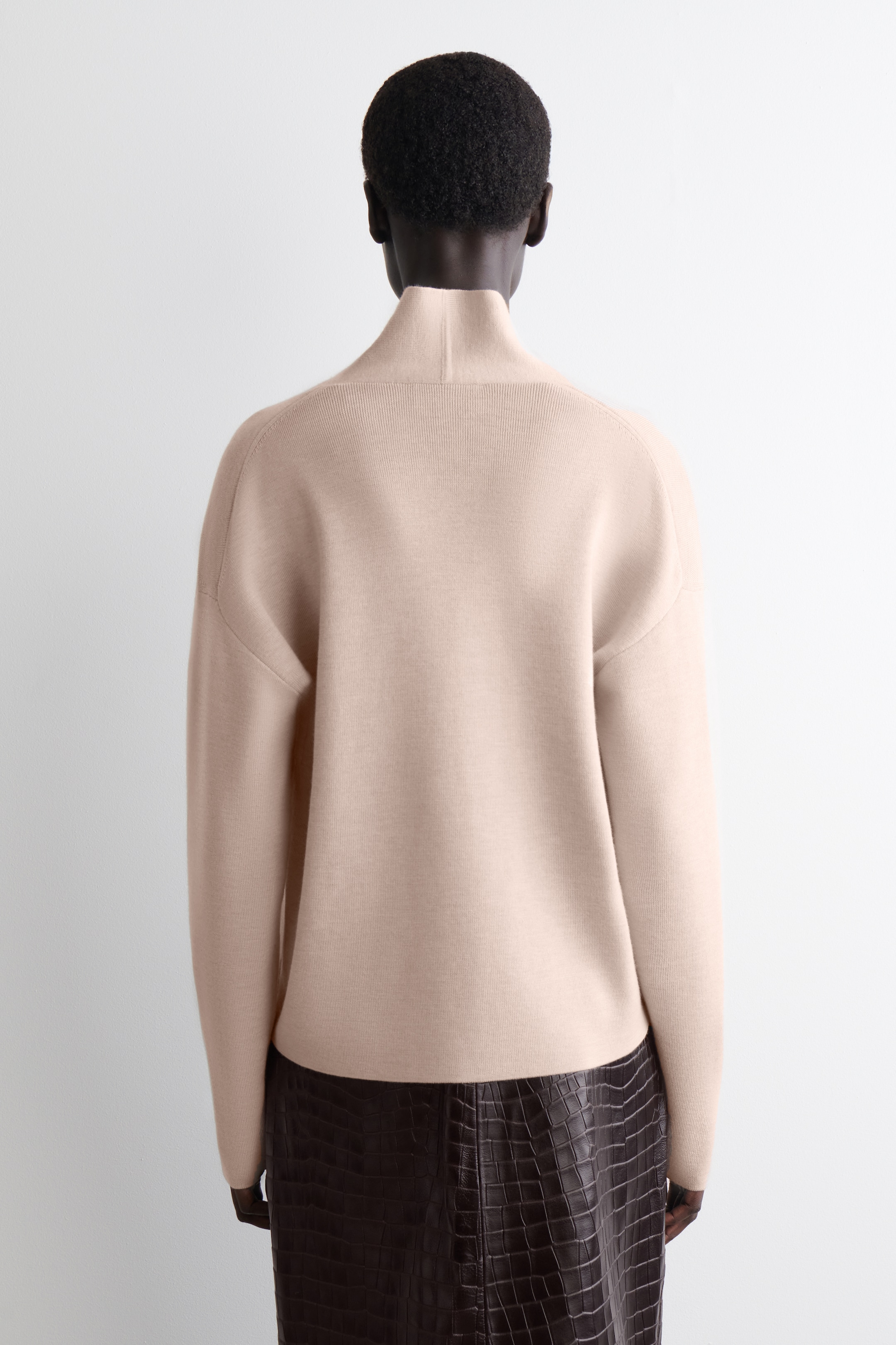 Grösseres Bild ansehen: PULLOVER AUS MERINOWOLLE MIT V-AUSSCHNITT - BEIGE MELIERT - DAMEN | H&M CH 6