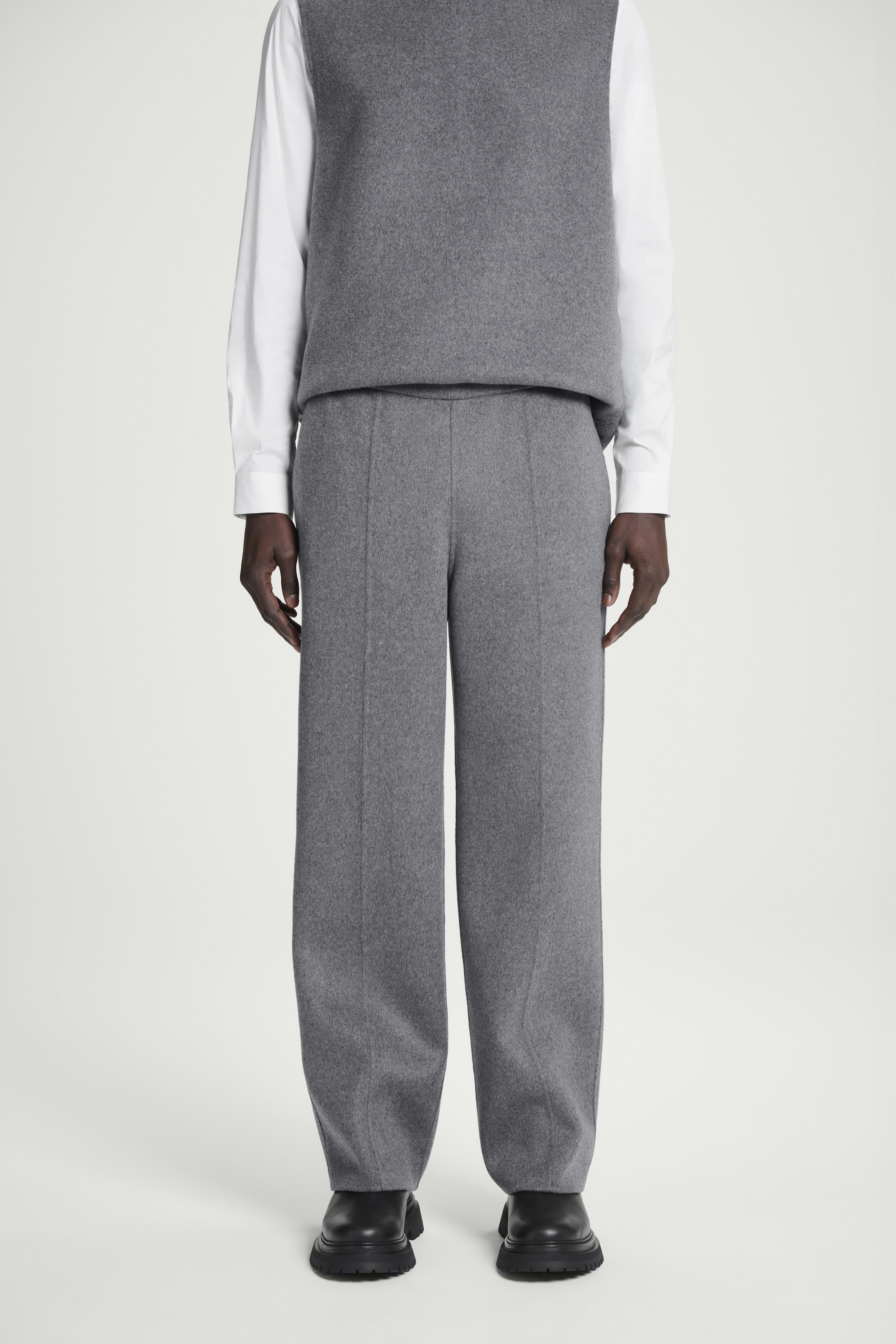 Agrandir l'image: PANTALON DROIT EN LAINE DOUBLE FACE - GRIS - HOMME | H&M CH 2