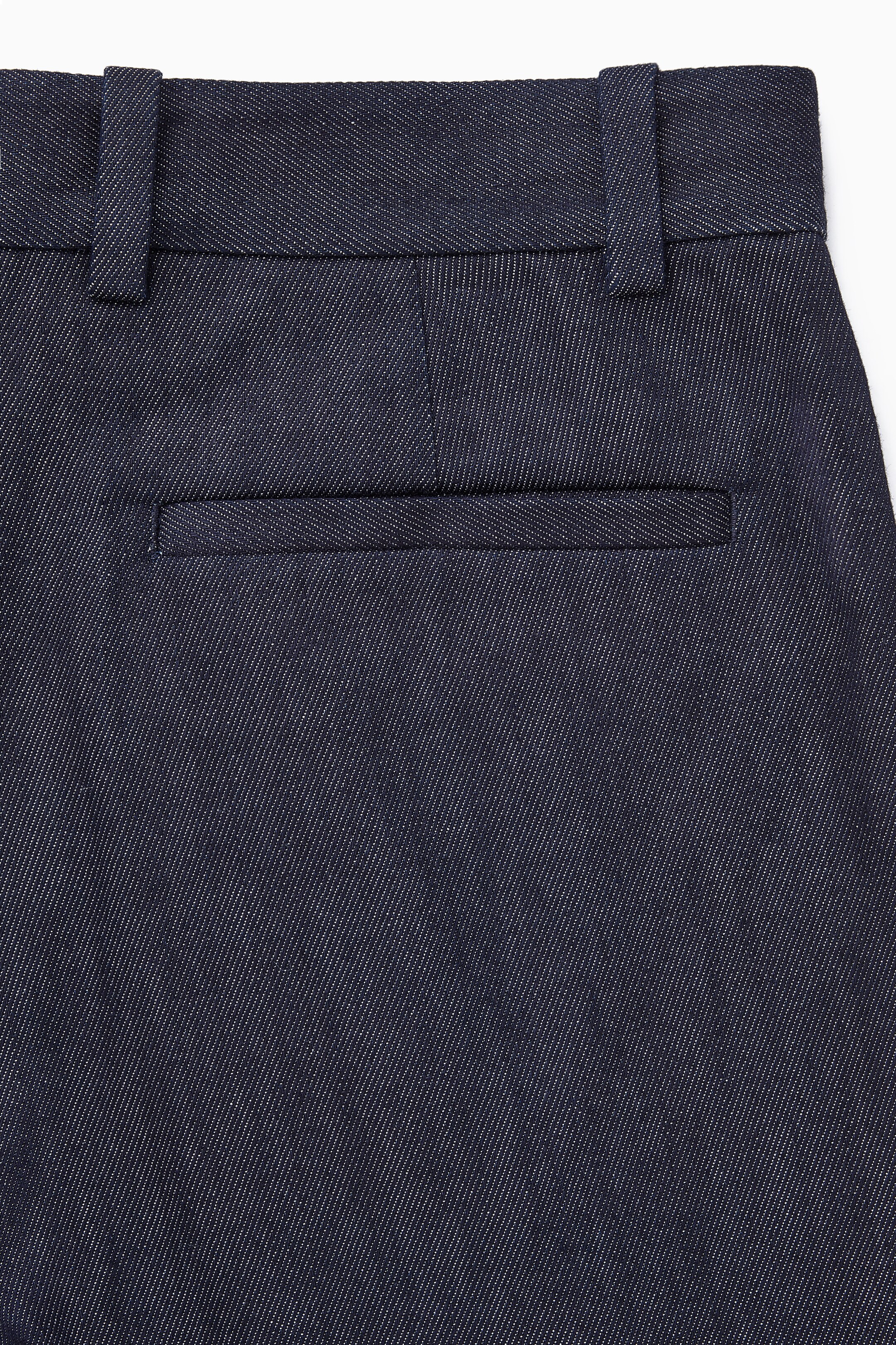Grösseres Bild ansehen: ELEGANTE HOSE AUS DENIM MIT WEITEM BEIN - INDIGOBLAU - DAMEN | H&M CH 2