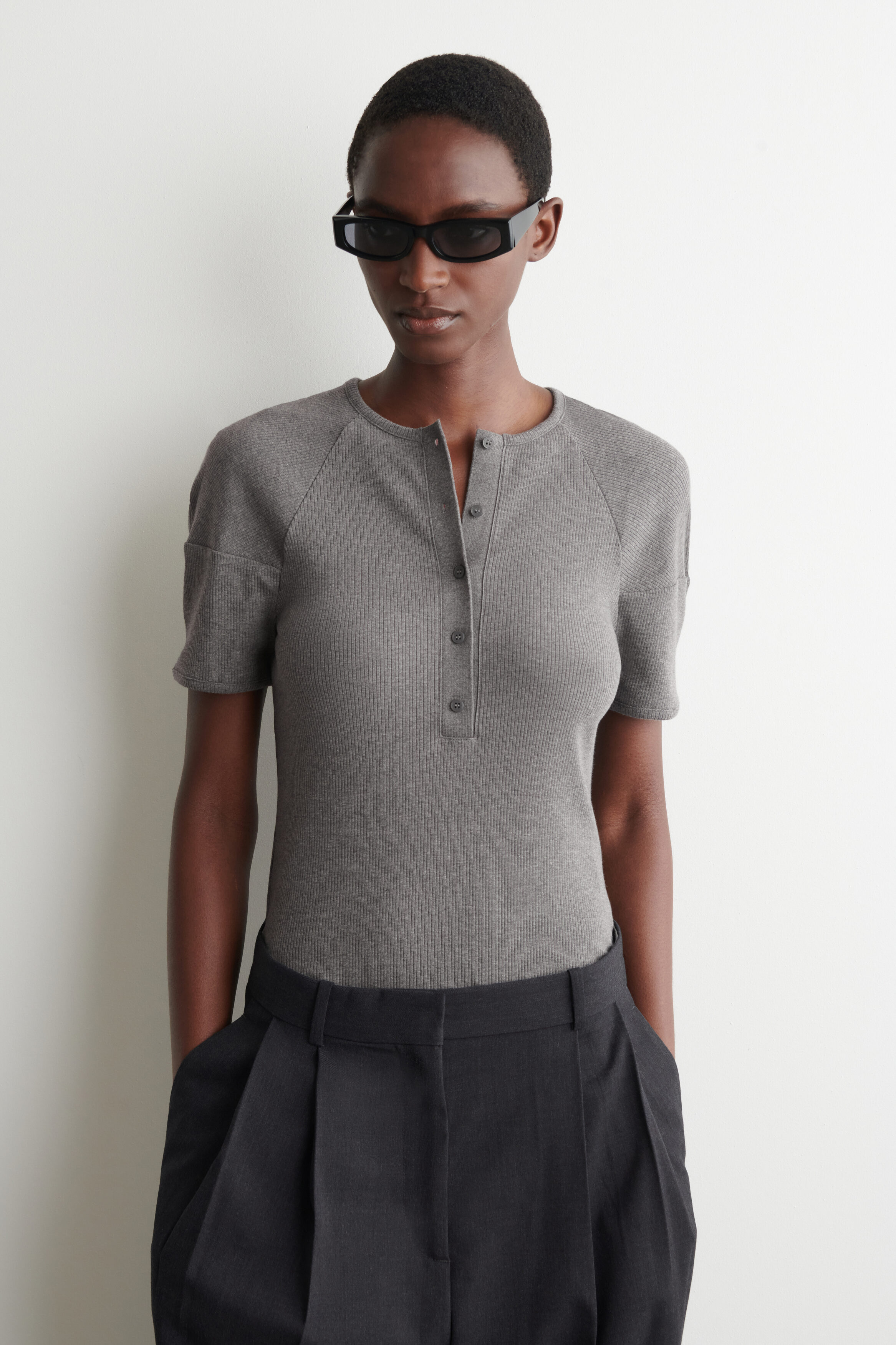 ROUNDED RIBBED JERSEY HENLEY TOP - GRAY MÉLANGE | COS US