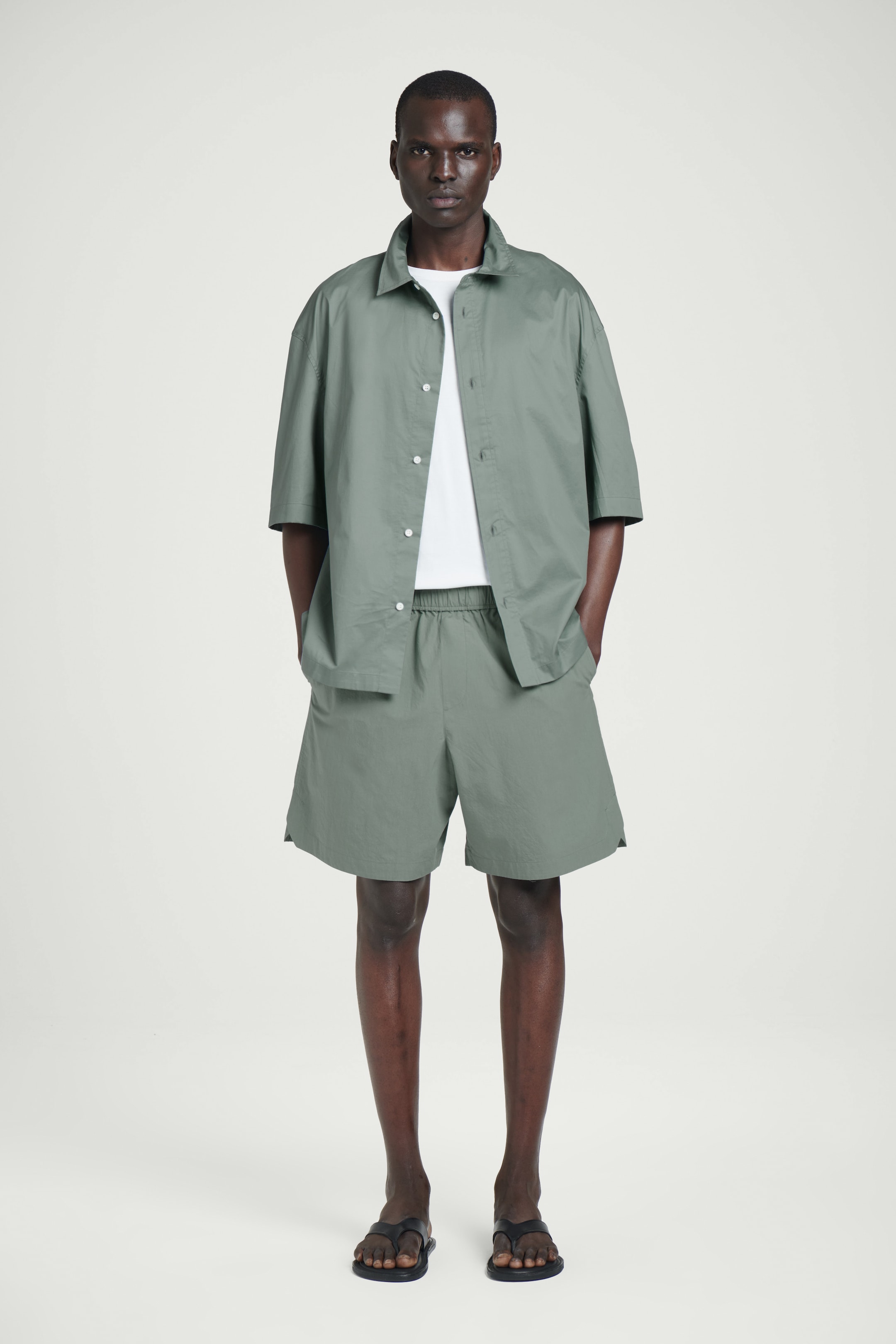View larger image: PIMA COTTON ELASTICATED SHORTS - GREEN - Men | H&M GB 1