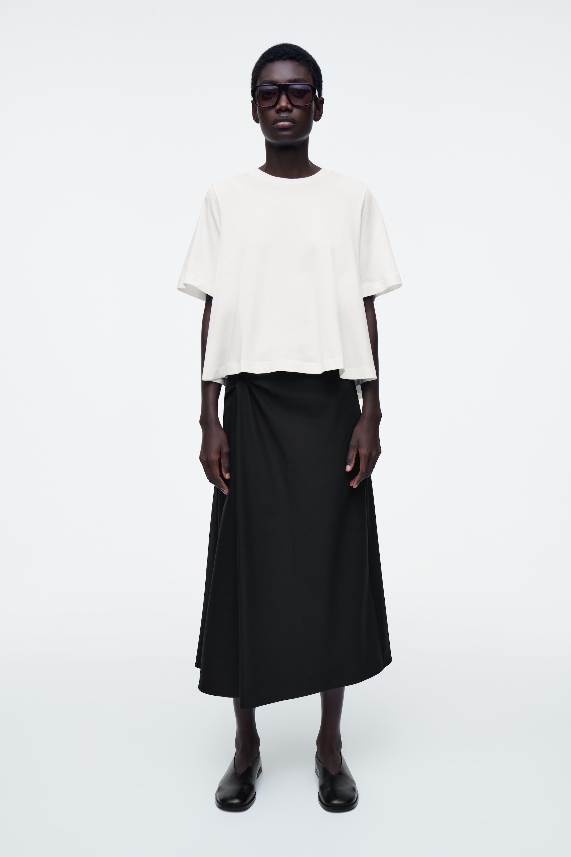 Visualizza immagine più grande: T-SHIRT A TRAPEZIO DAL TAGLIO RILASSATO - BIANCO - DONNA | H&M IT 2