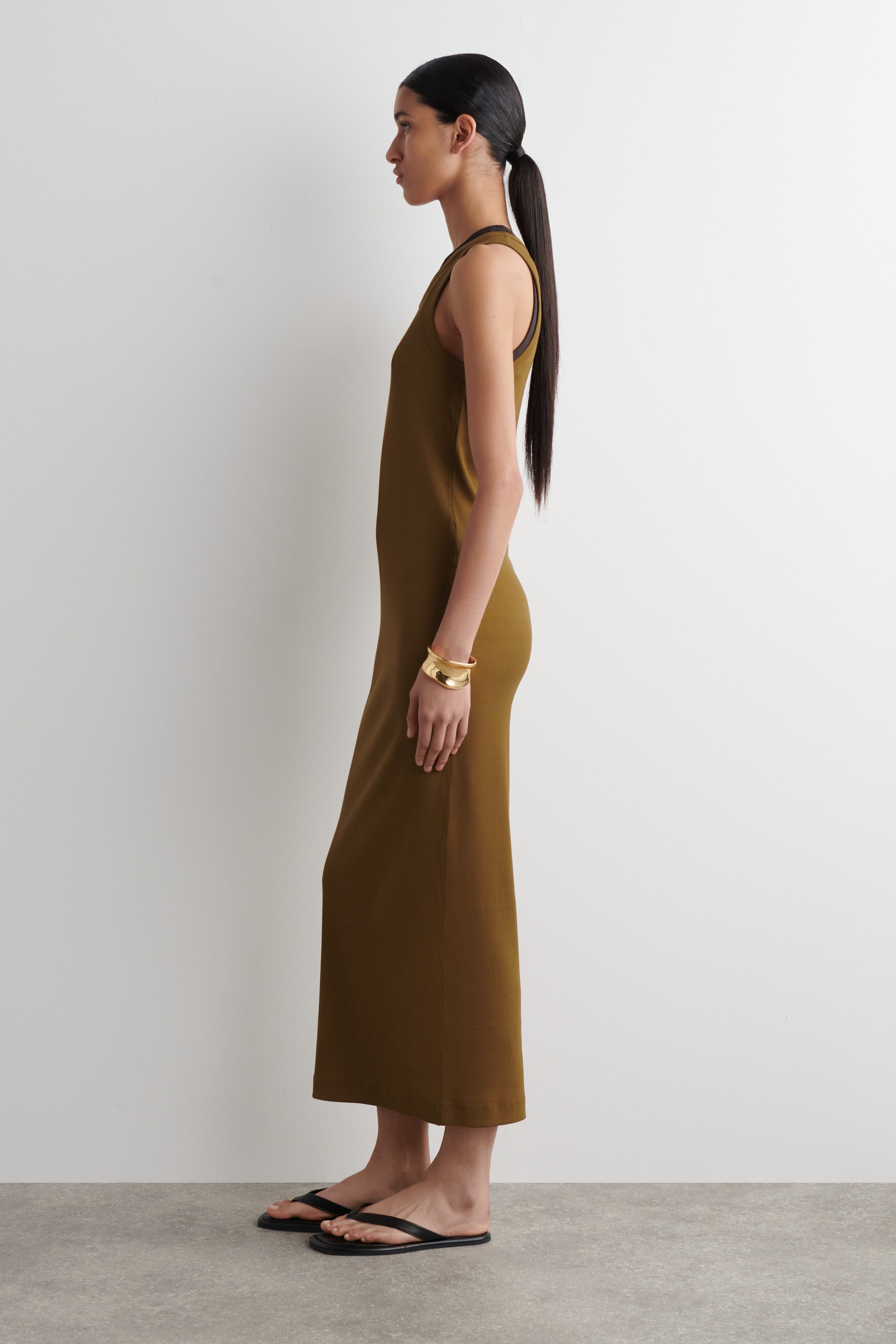 VESTIDO DE TUBO DE CANALÉ