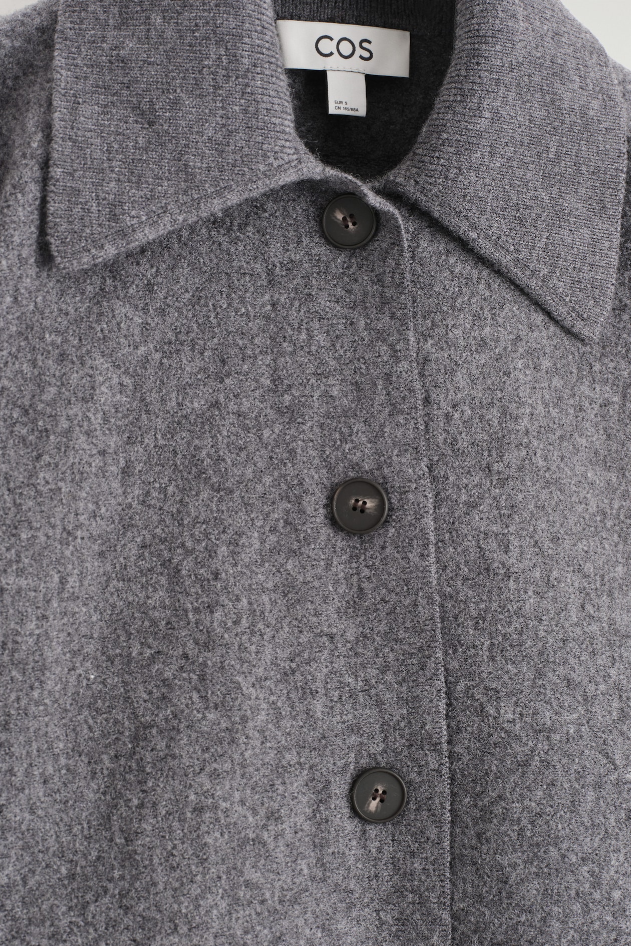 SCULPTED MERINO WOOL SHORT JACKET — GREY MÉLANGE