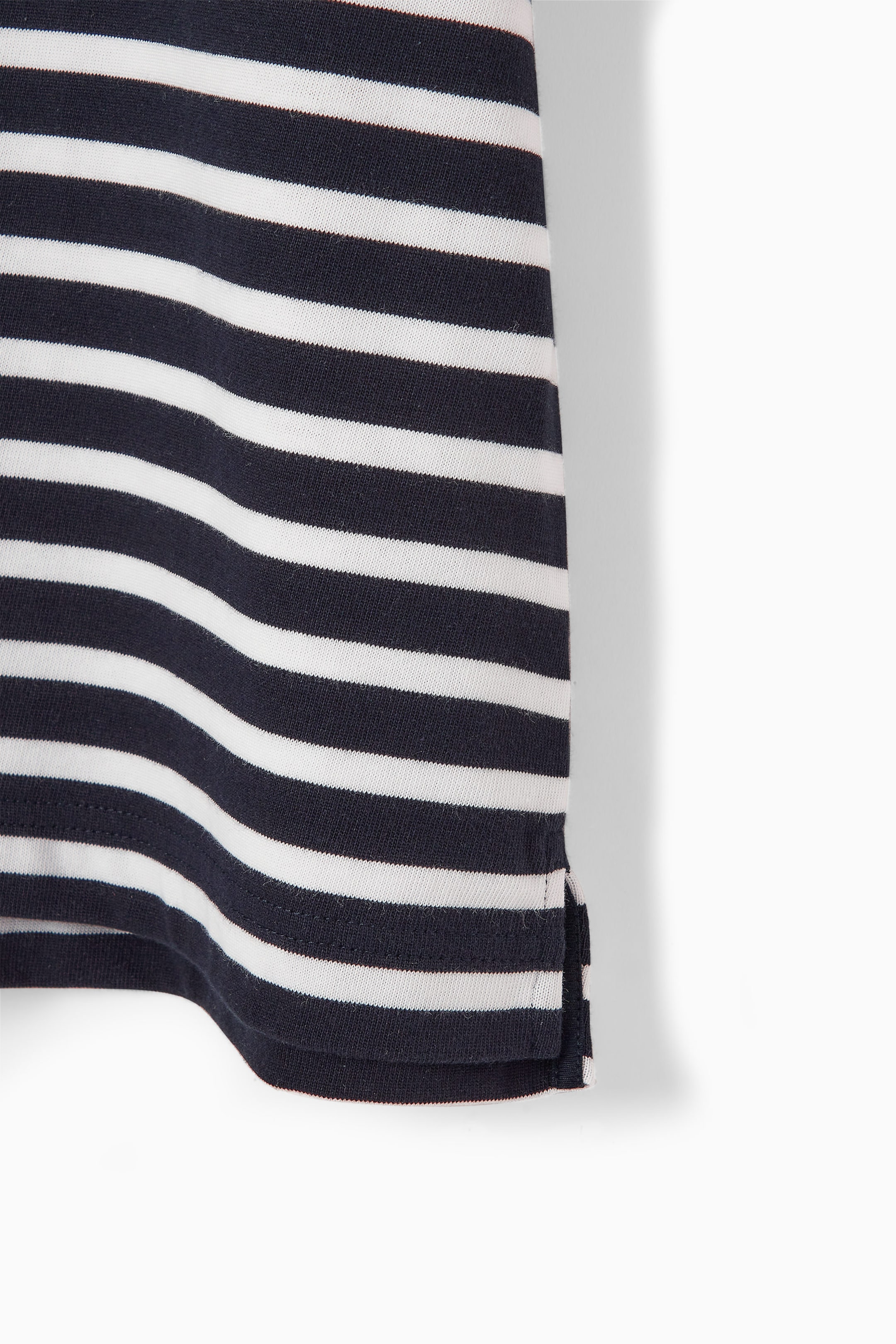 StillMedia/DescriptiveDetail