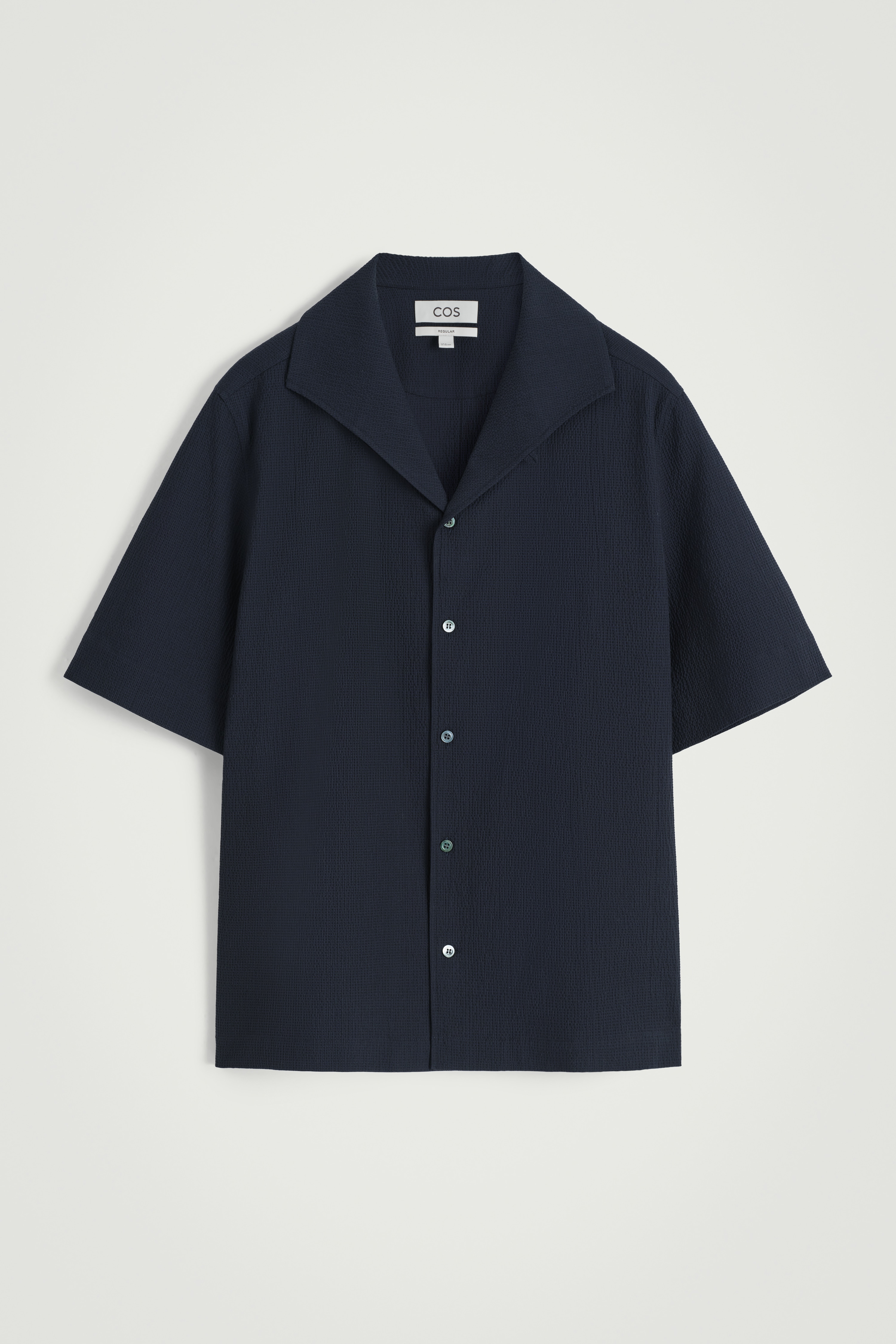 CAMP-COLLAR SEERSUCKER SHIRT - NAVY/WHITE