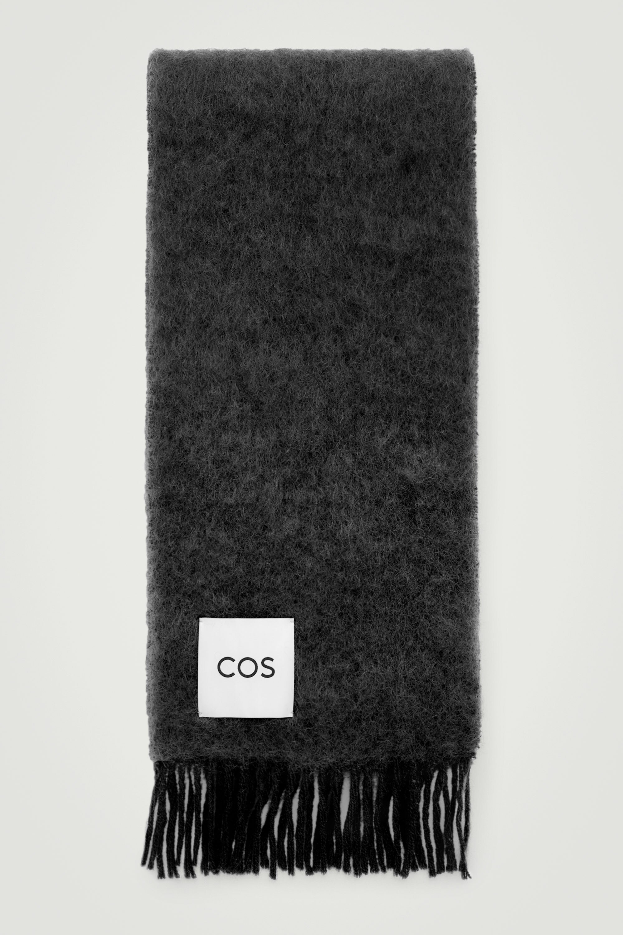 FRINGED MOHAIR SCARF - BLACK | COS