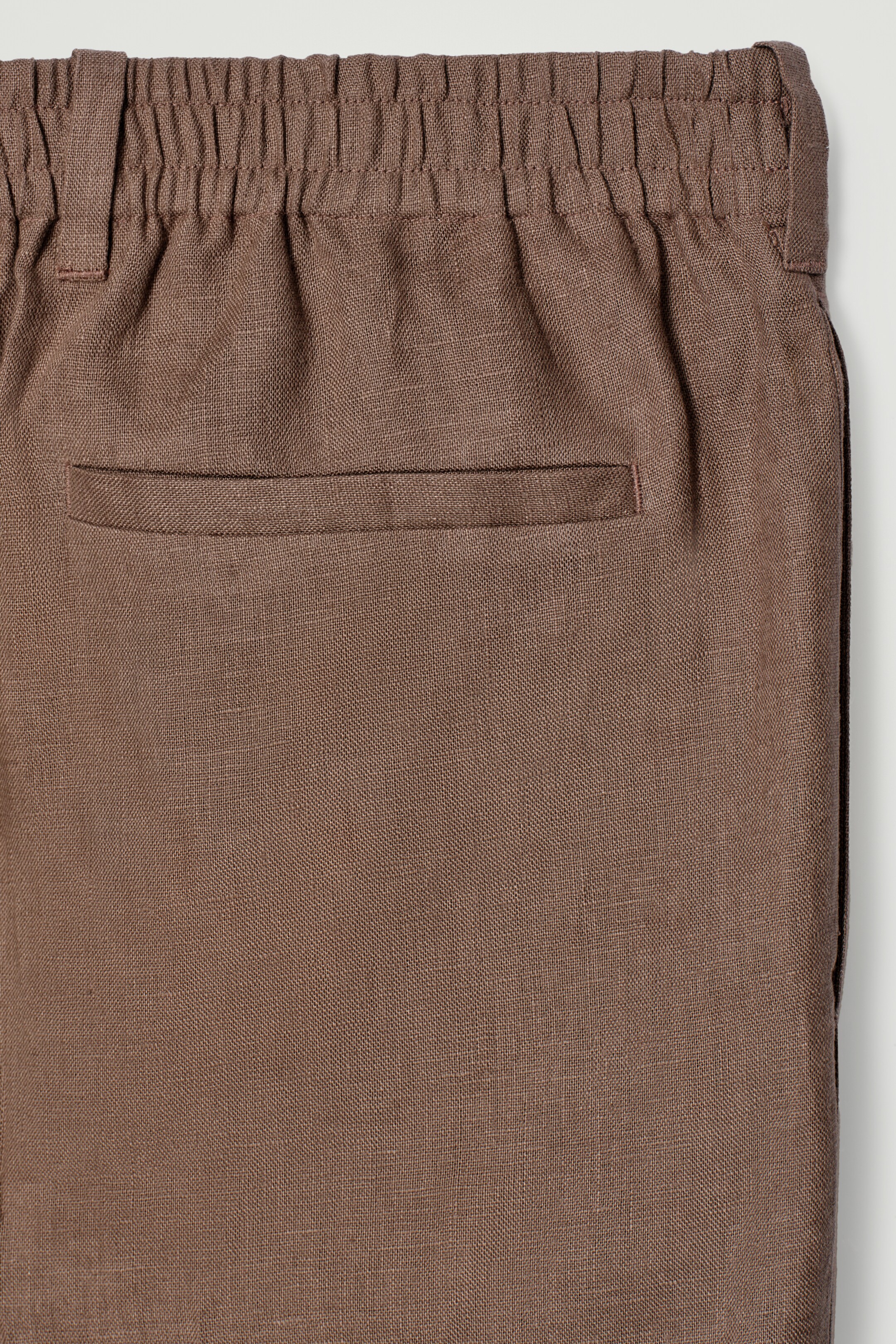 Agrandir l'image: PANTALON DROIT À TAILLE ÉLASTIQUÉE EN LIN - BRUN - HOMME | H&M CH 6