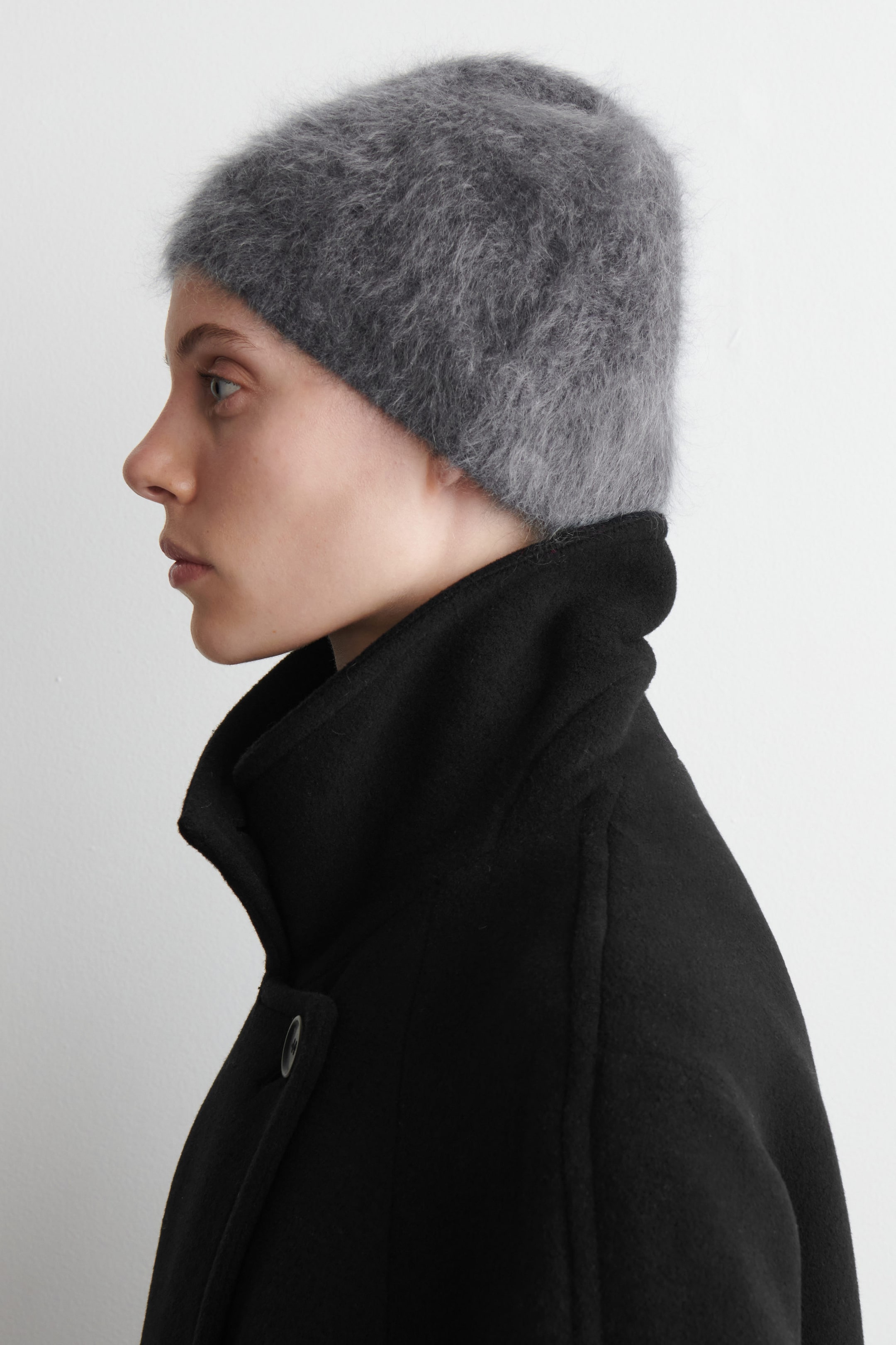 BEANIE AUS GEBÜRSTETEM KASCHMIR
