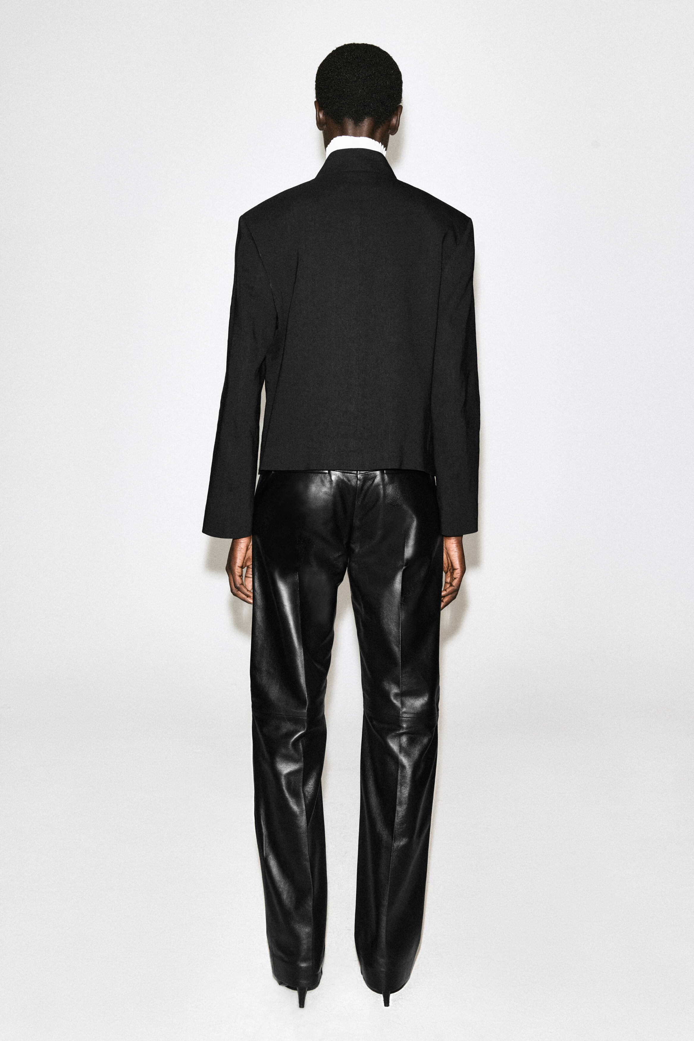 STUD-DETAIL CROPPED LINEN BLAZER - BLACK | COS US