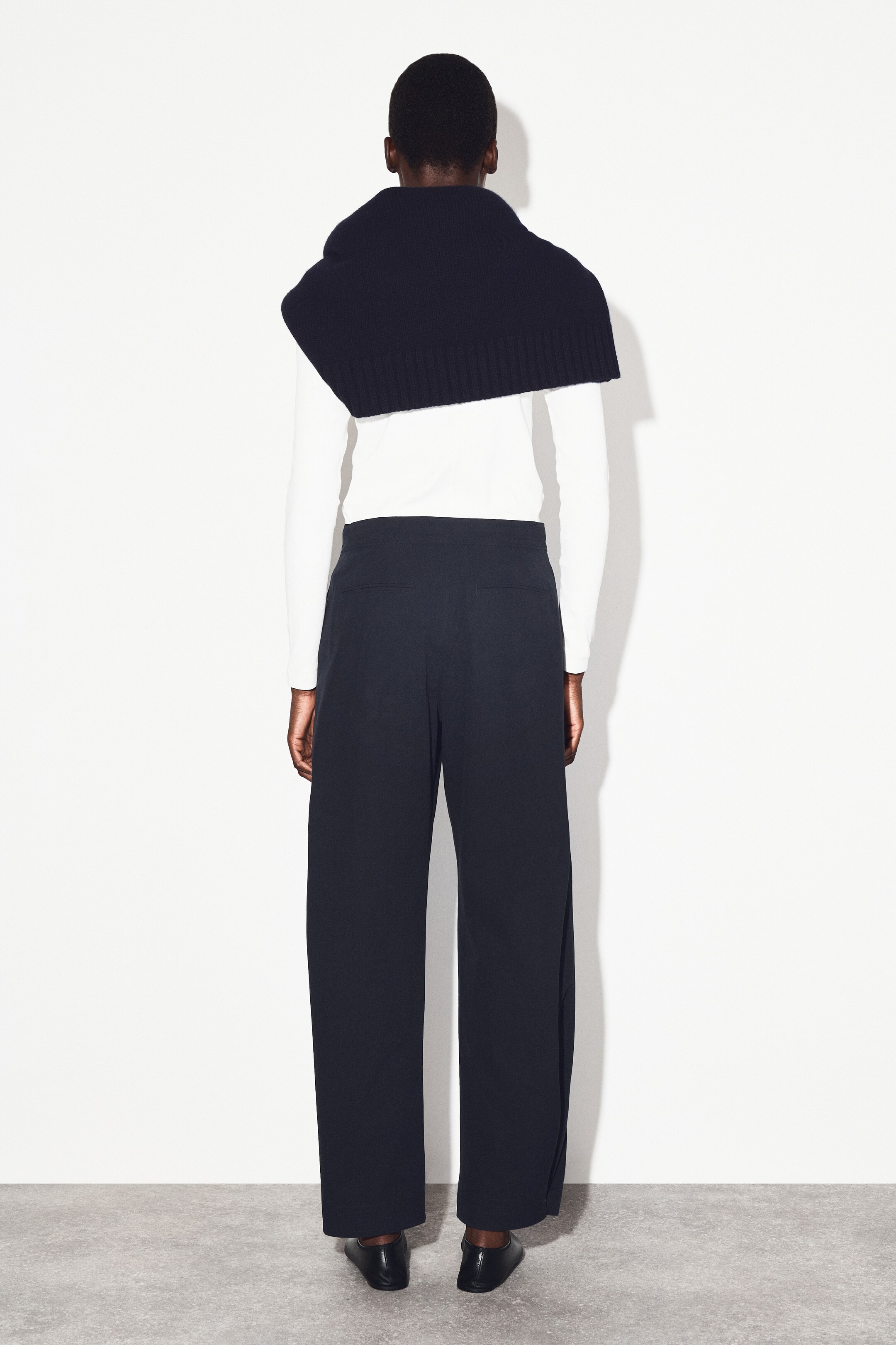 Grotere afbeelding bekijken: PIMA-KATOEN BROEK MET TONBROEKEN - MARINEBLAUW - DAMES | H&M BE 4