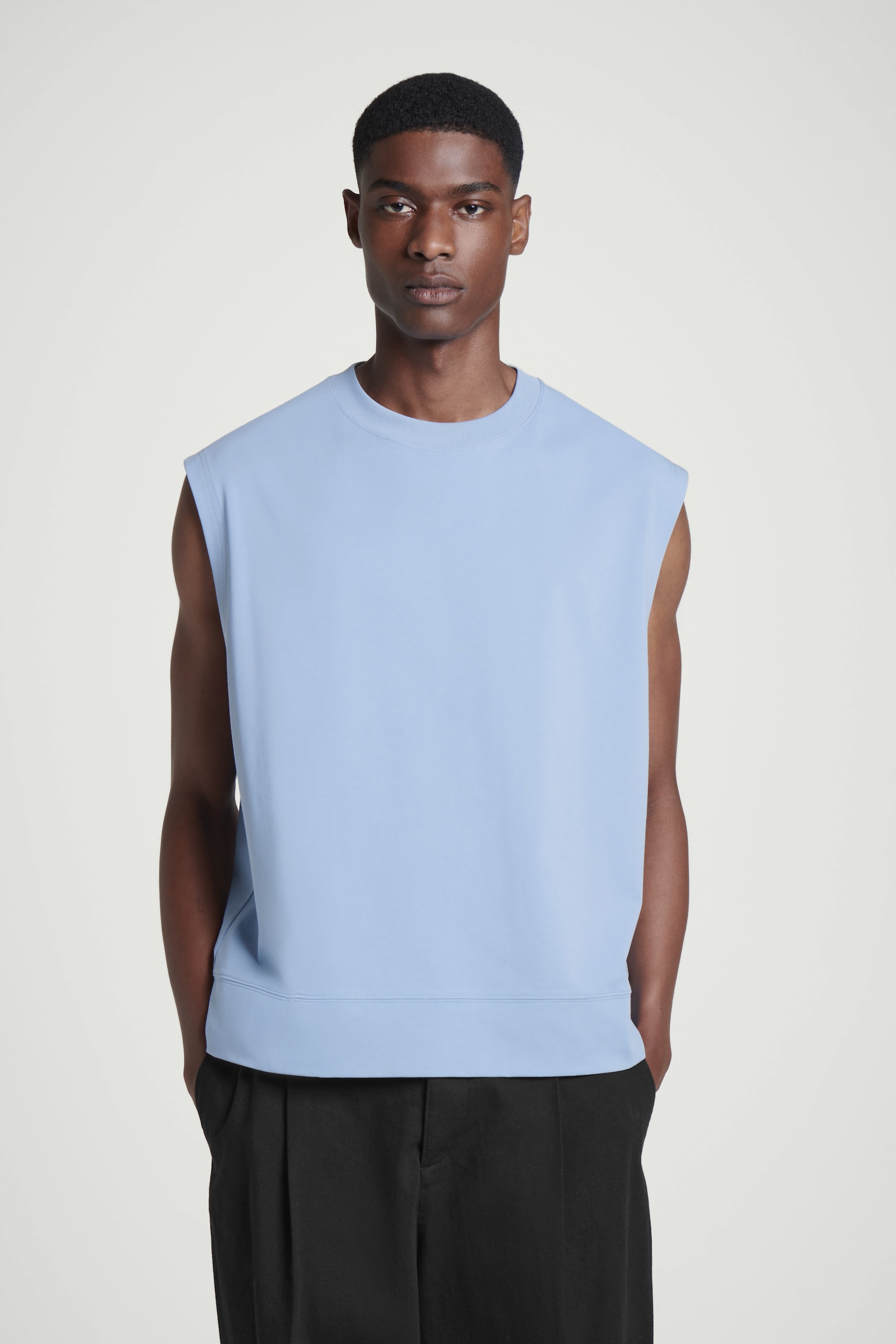 LOCKERES TANKTOP AUS BAUMWOLL-CRÊPE - HELLBLAU/SCHWARZ