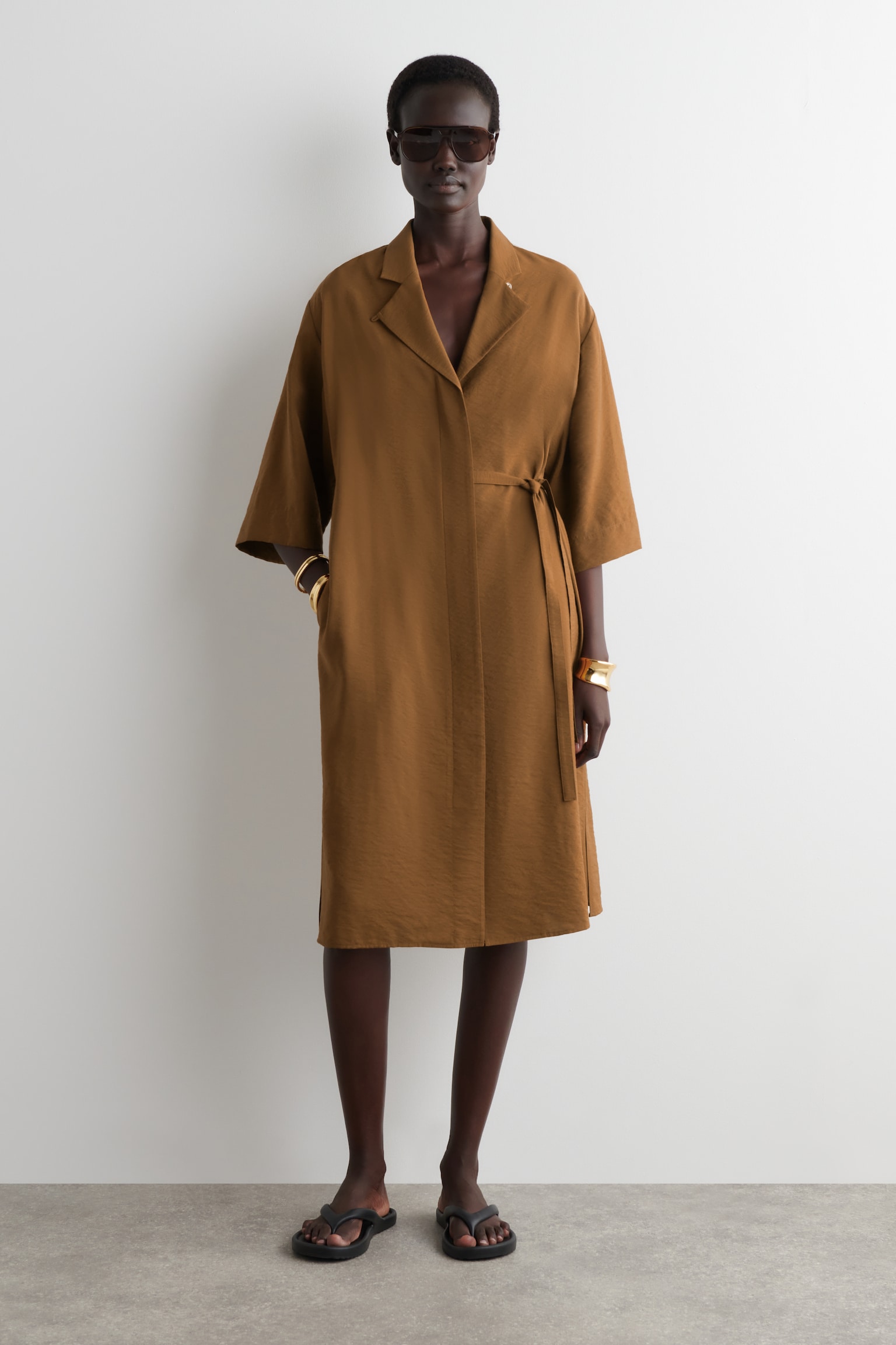 SIDE-BELT MIDI SHIRT DRESS - BROWN