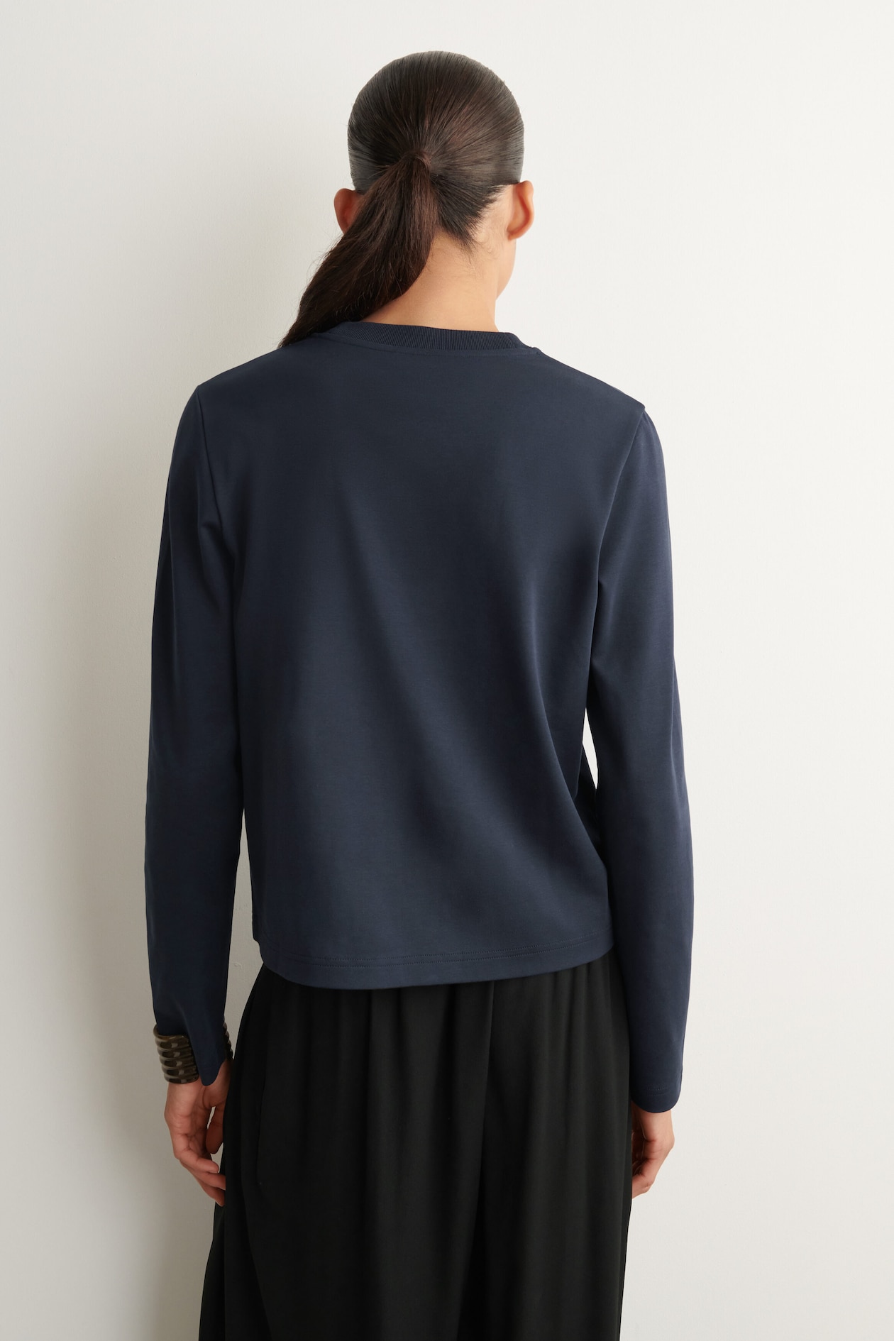 CLEAN CUT LONG-SLEEVED T-SHIRT — NAVY