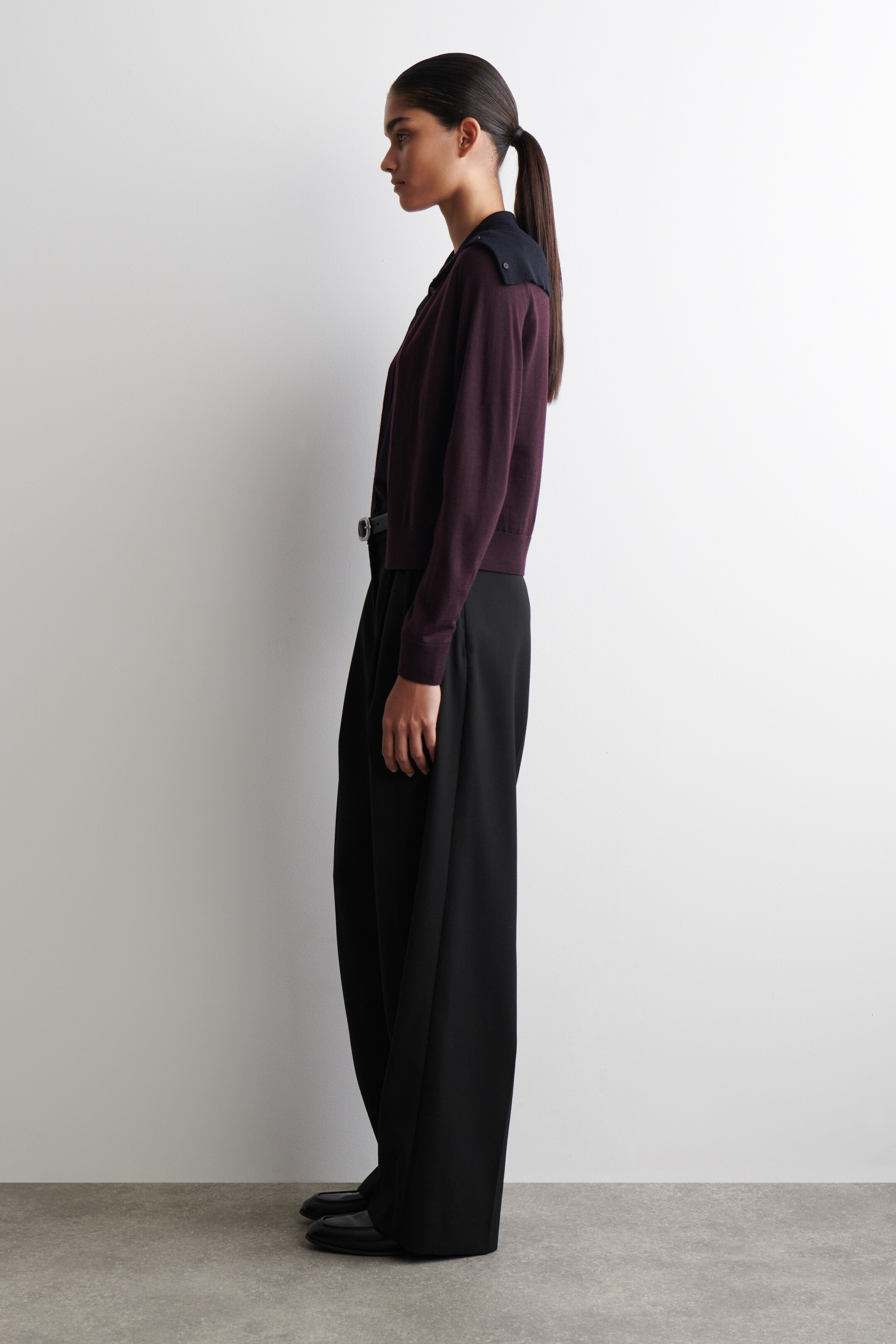 Ingrandisci l'immagine: LAYERED MERINO WOOL HIGH-NECK CARDIGAN - BORDEAUX / NAVY - DONNA | H&M CH 3