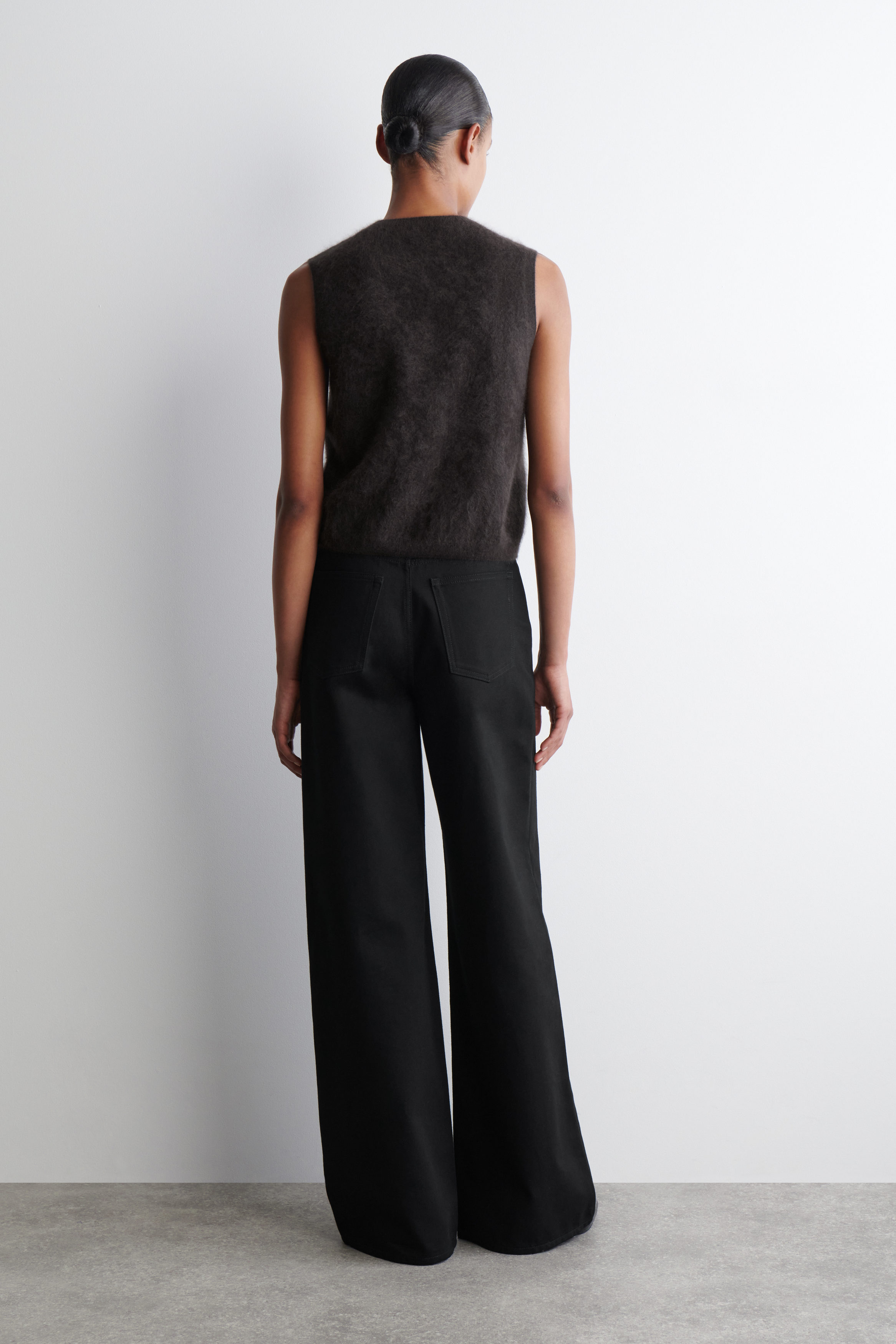 COS デニム　ダイアルワイドレッグジーンズ ブラック　サイズ24 DIAL WIDE-LEG JEANS - BLACK | COS