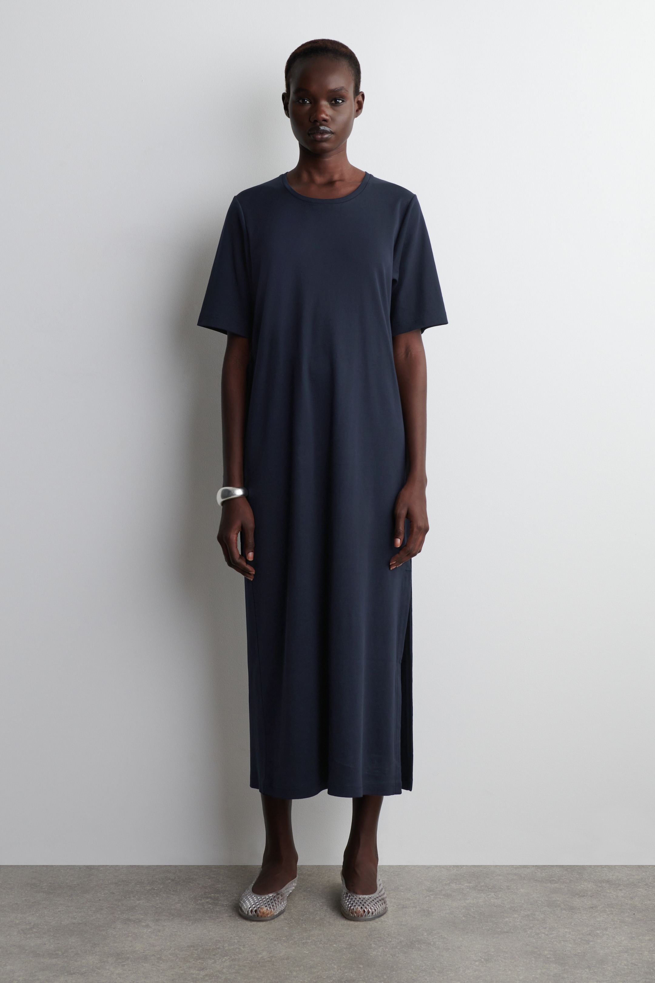 Agrandir l'image: ROBE T-SHIRT MIDI CEINTURÉE - BLEU MARINE - FEMME | H&M BE 3