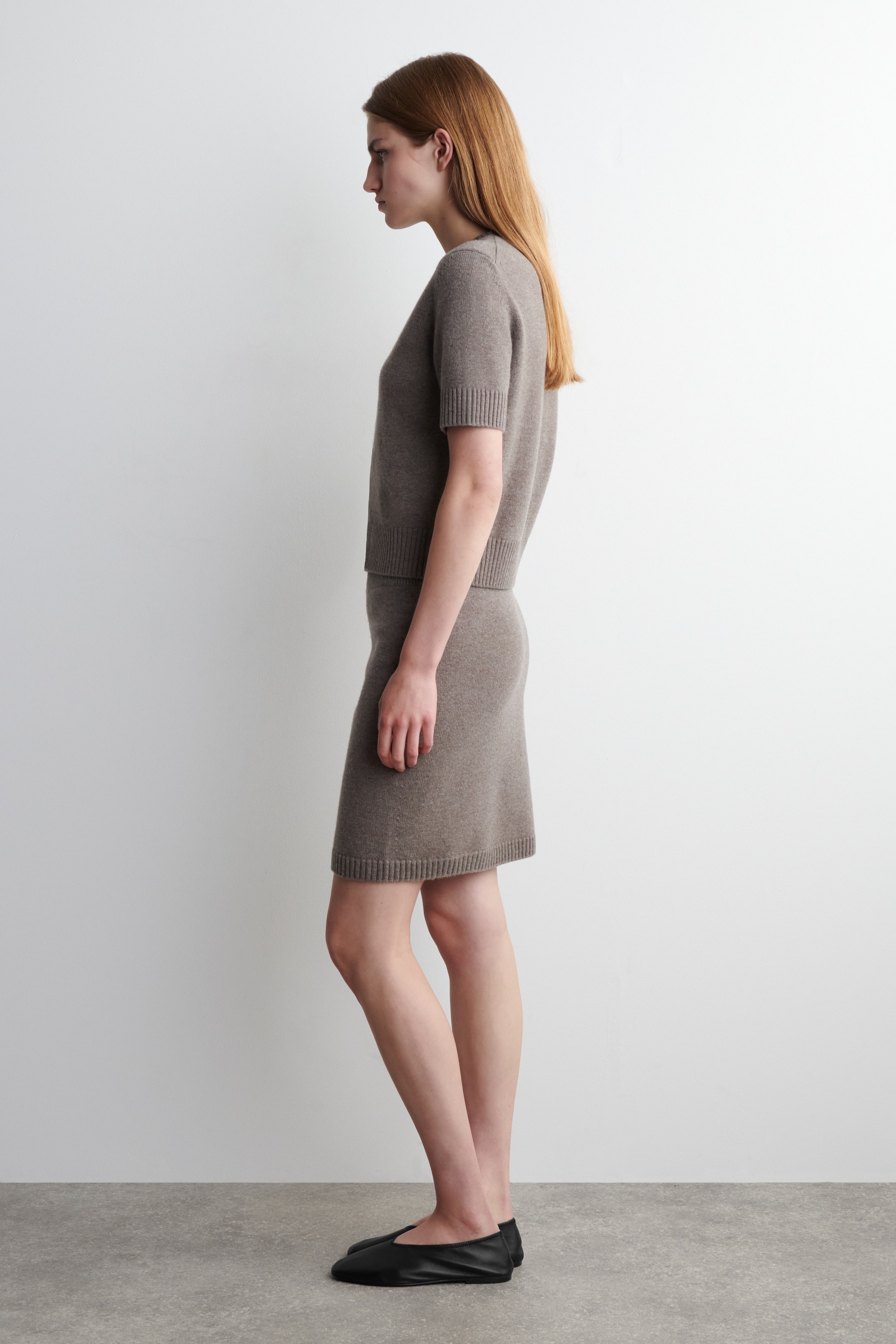 Größeres Bild ansehen: KURZÄRMLIGE STRICKJACKE AUS MERINOWOLLE - BRAUN - Ladies | H&M DE 4
