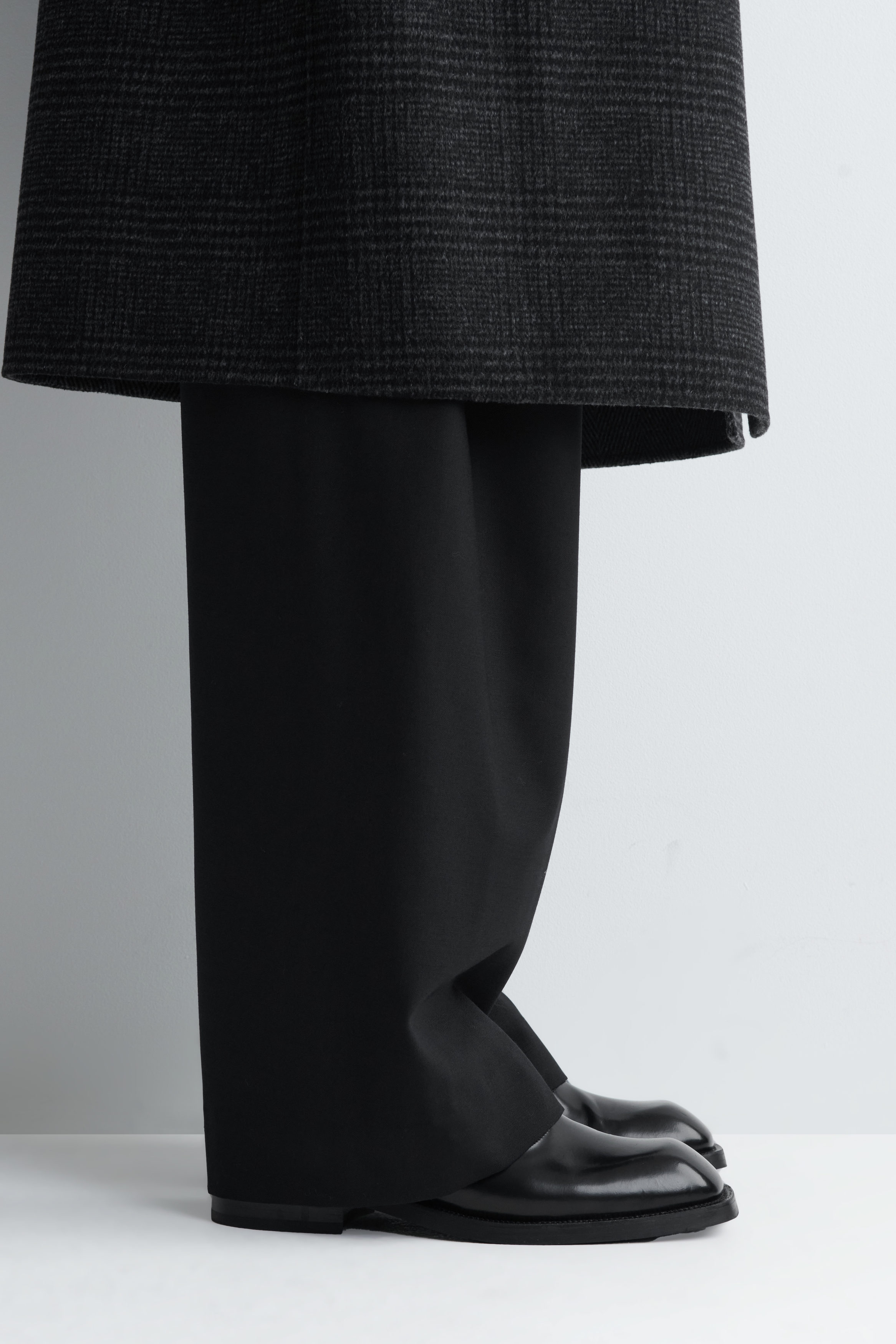 SQUARE-TOE LEATHER OXFORD SHOES - BLACK | COS US